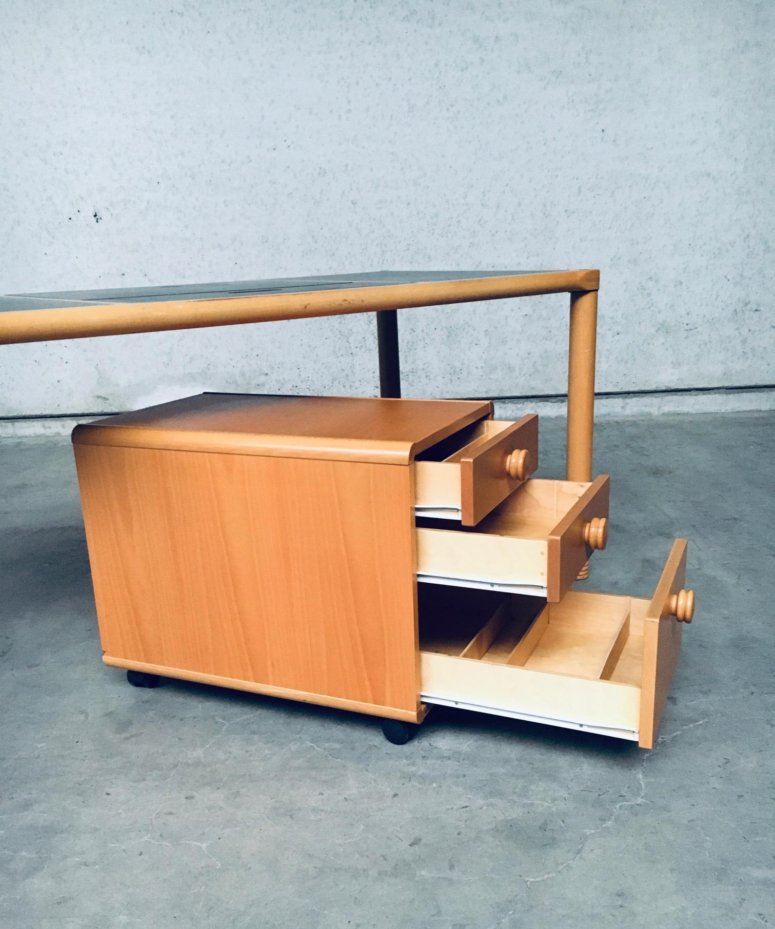 Scandinavian Ergonomic Design Writing Desk and Stool, Stokke, 1980's For Sale 5