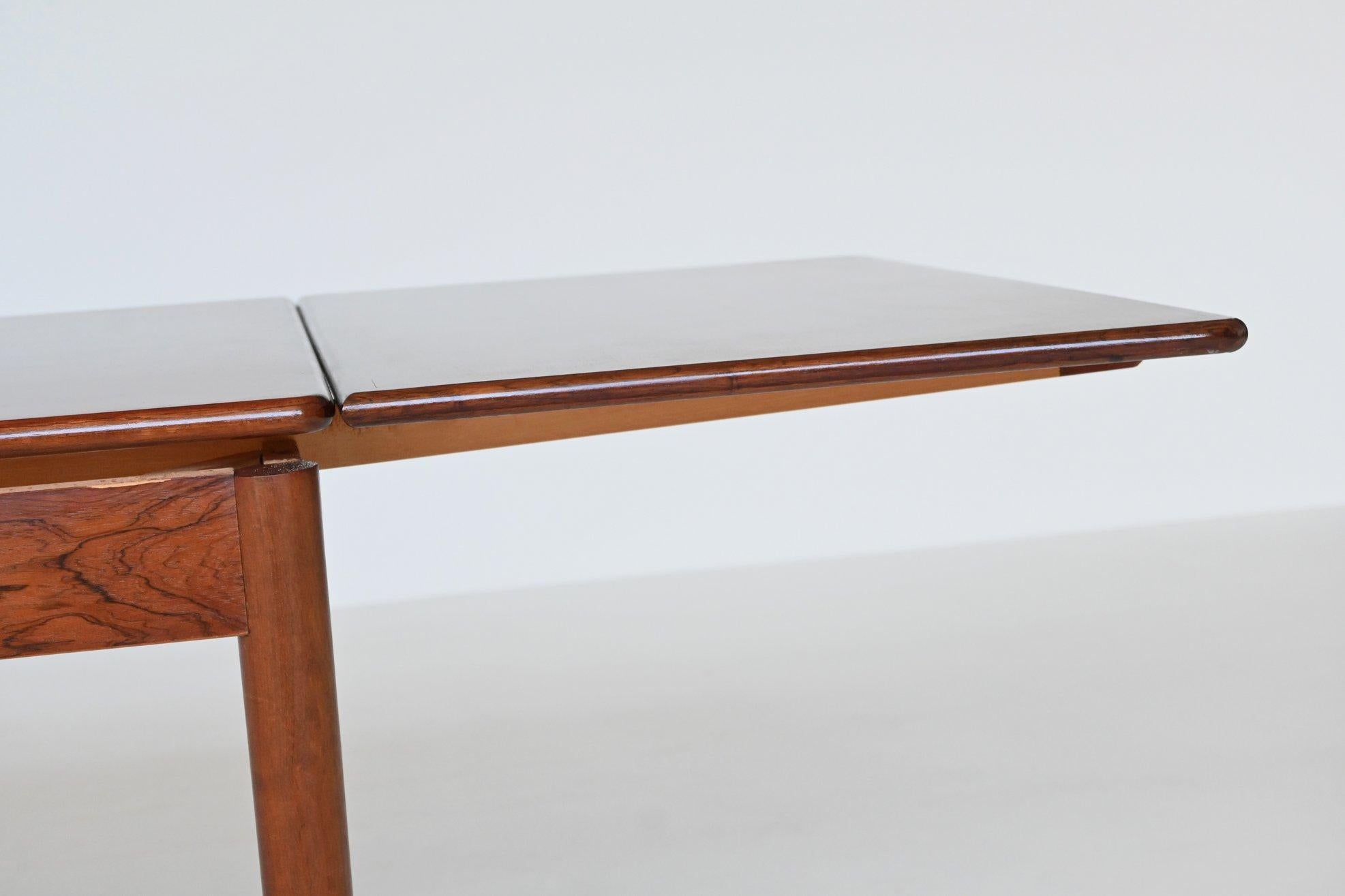 Scandinavian extendable dining table in hardwood Denmark 1960 For Sale 6