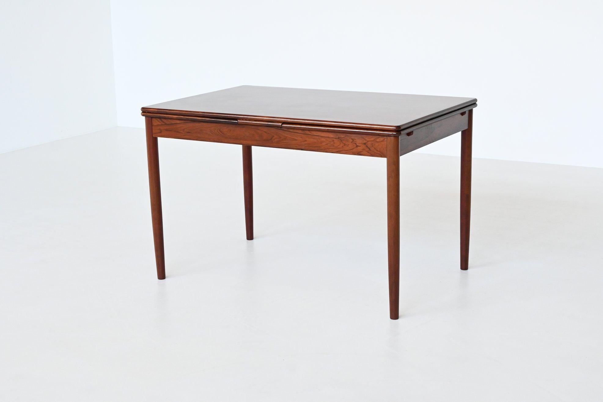 Scandinavian extendable dining table in hardwood Denmark 1960 For Sale 7