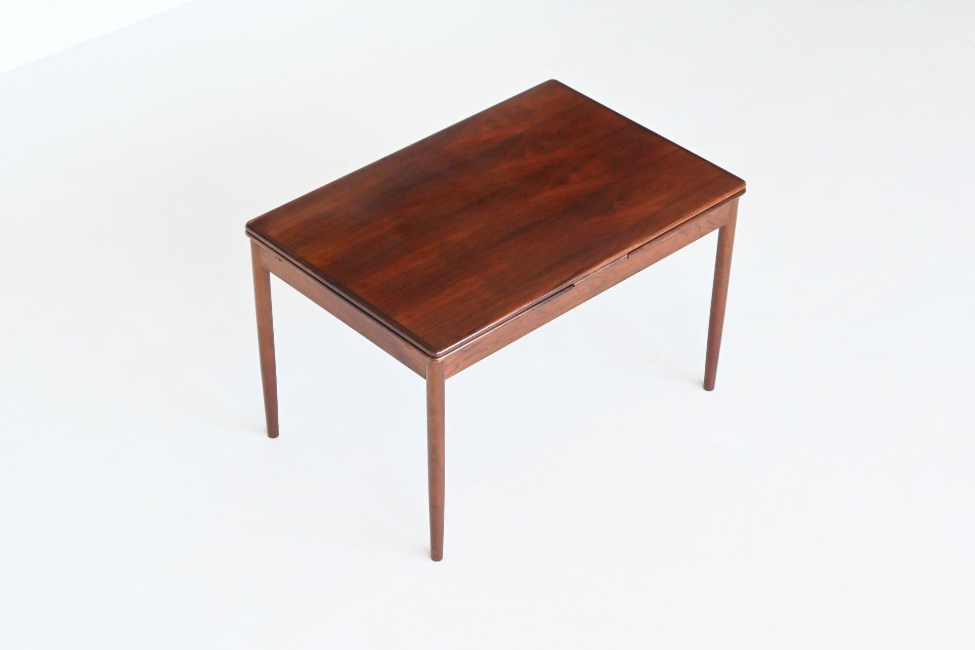 Scandinavian extendable dining table in hardwood Denmark 1960 For Sale 8