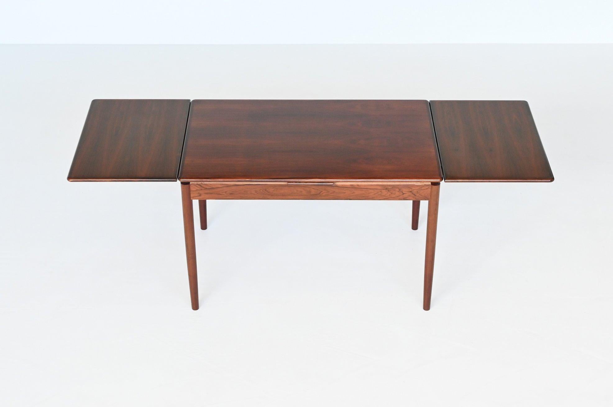 Scandinavian extendable dining table in hardwood Denmark 1960 In Good Condition For Sale In Etten-Leur, NL
