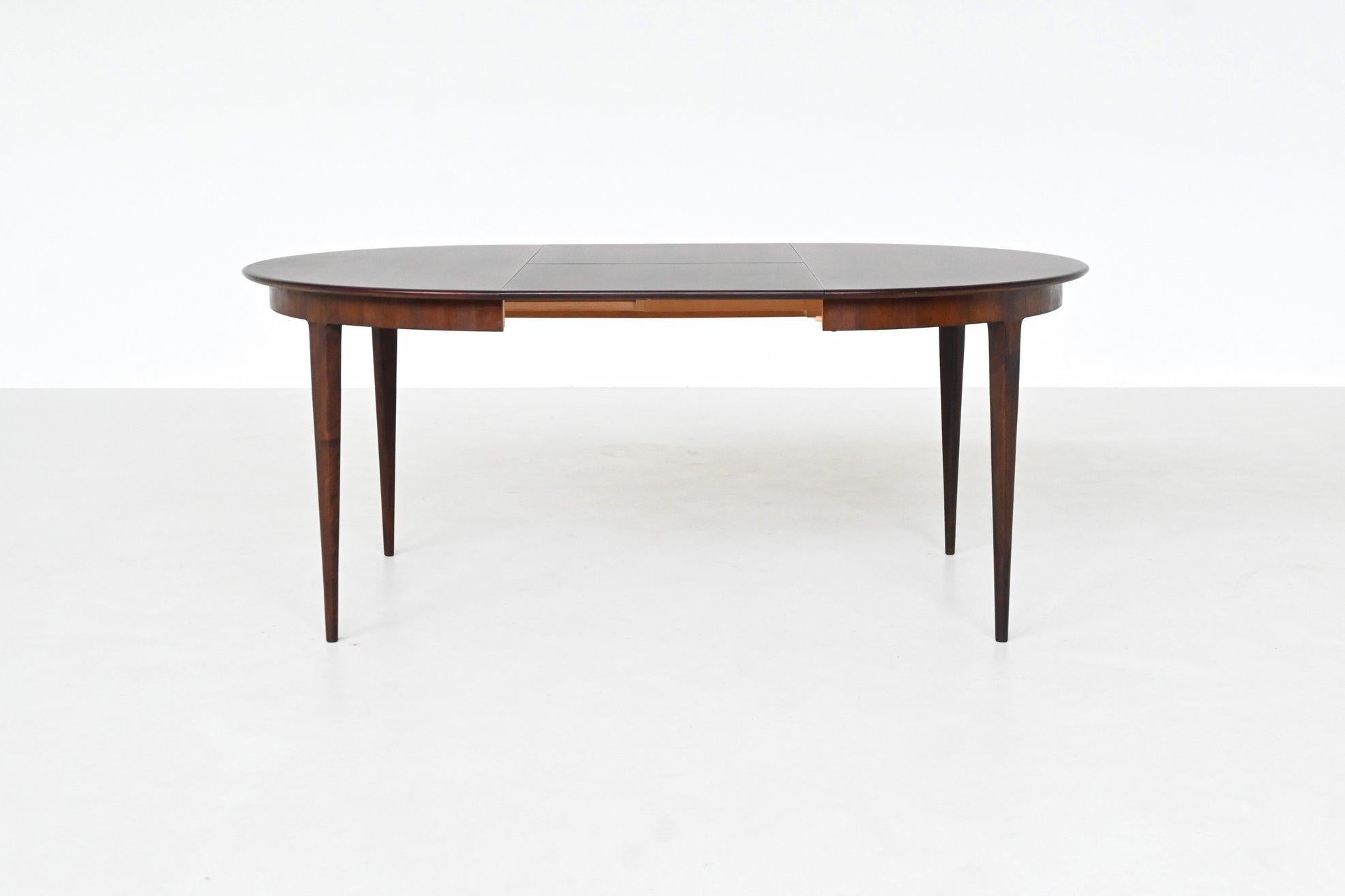 Scandinave moderne Table de salle à manger à rallonge scandinave en bois de rose Milieu du siècle Danemark 1960 en vente