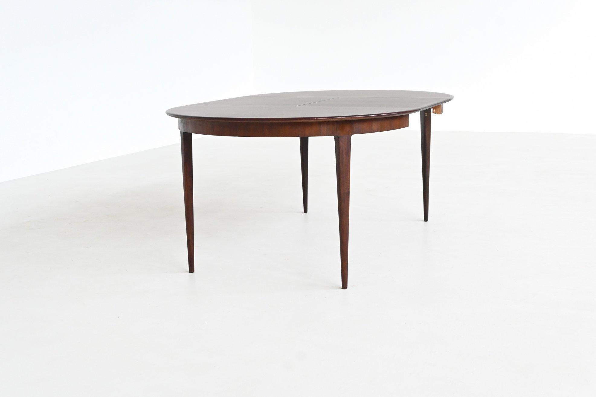 Danois Table de salle à manger à rallonge scandinave en bois de rose Milieu du siècle Danemark 1960 en vente