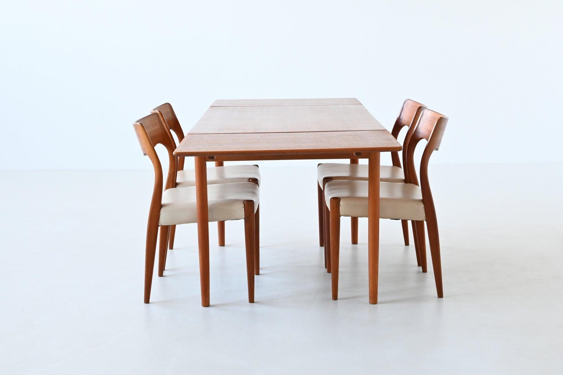 Beautiful Scandinavian dining table by unknown designer or manufacturer, Denmark 1960. This well-crafted table is characterized by a strong and solid construction executed in teak. The teak has a natural expression due to the beautiful wooden grains