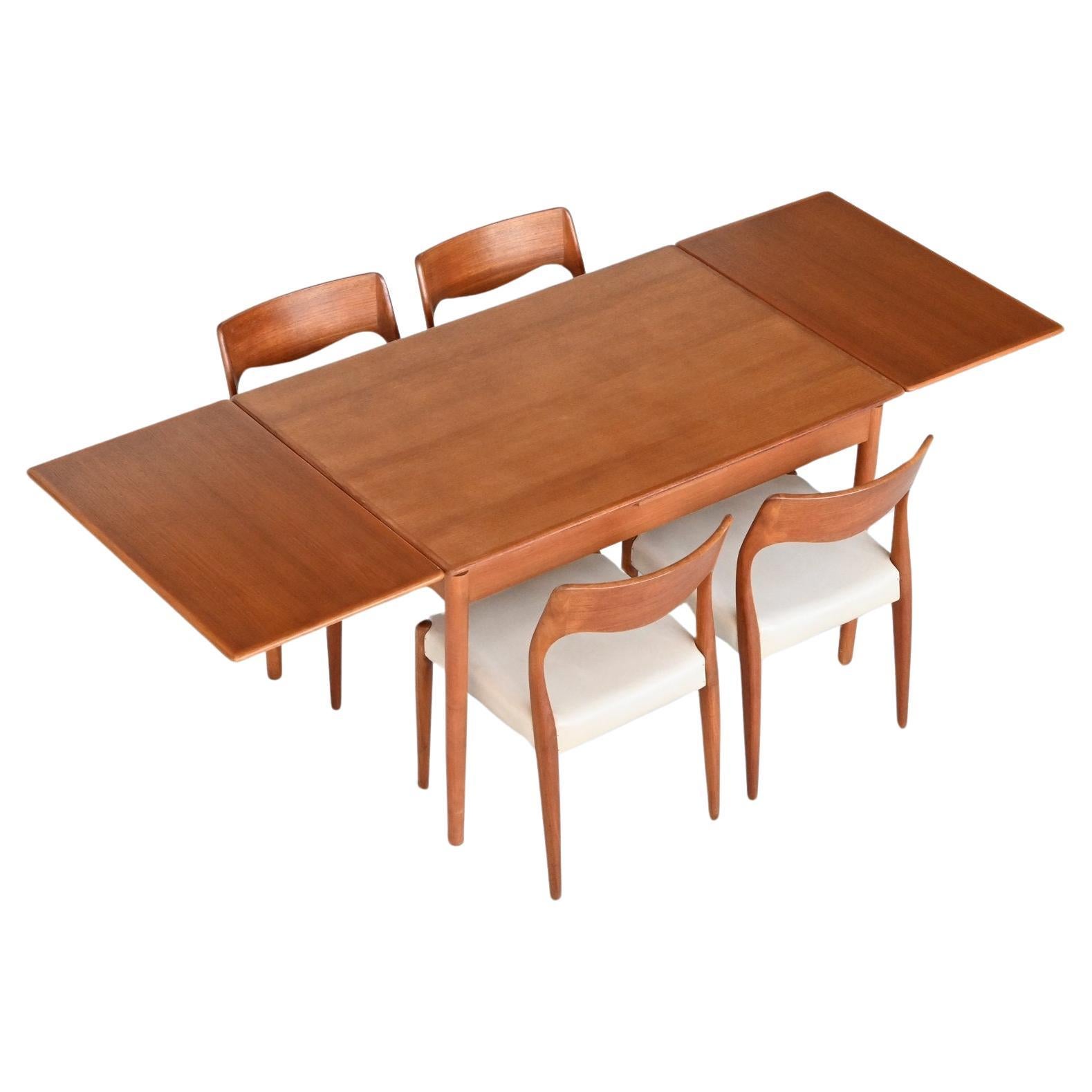 Scandinavian extendable dining table in teak Denmark 1960