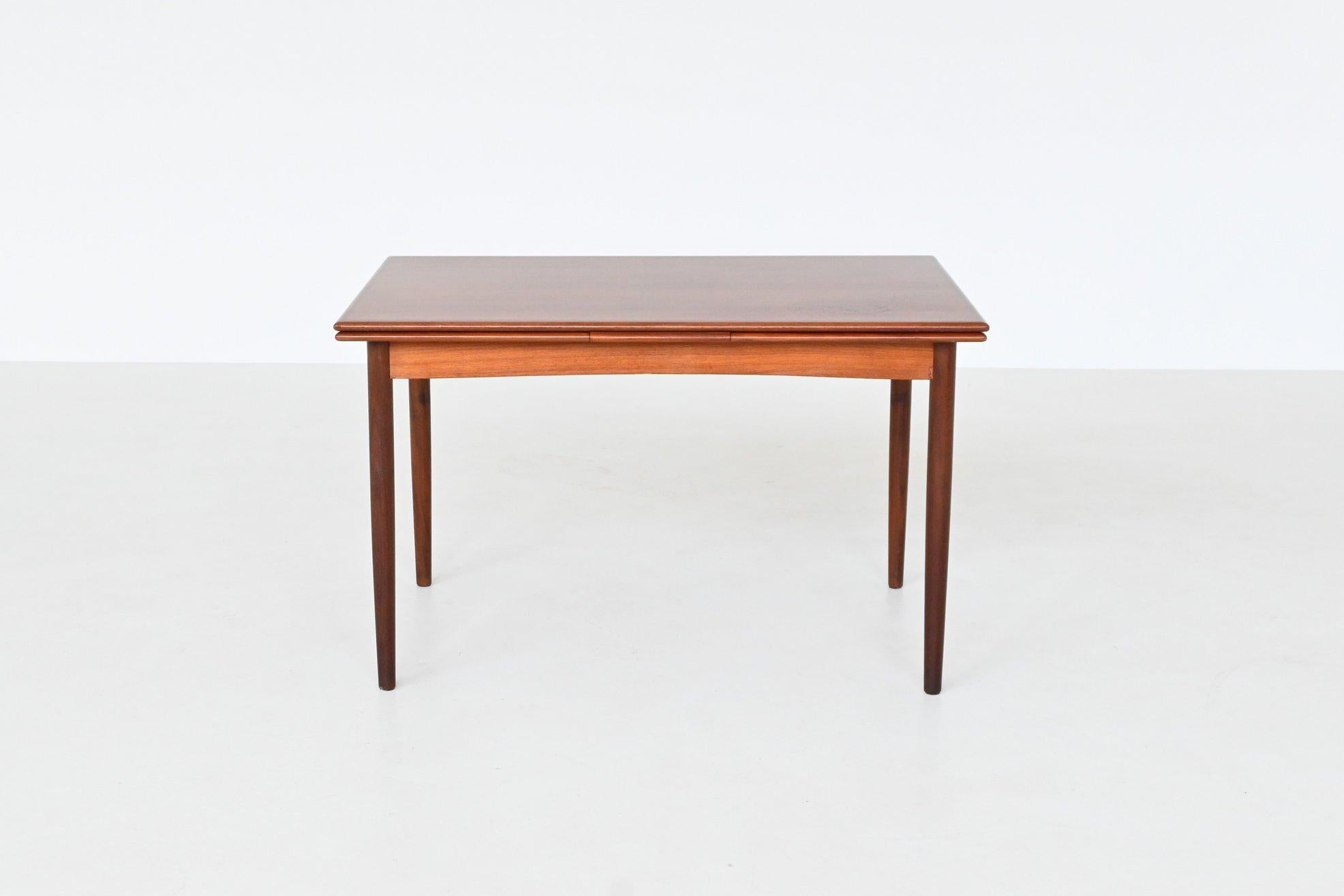 Mesa de comedor extensible escandinava de teca Mediados de siglo Dinamarca 1960 en venta 5