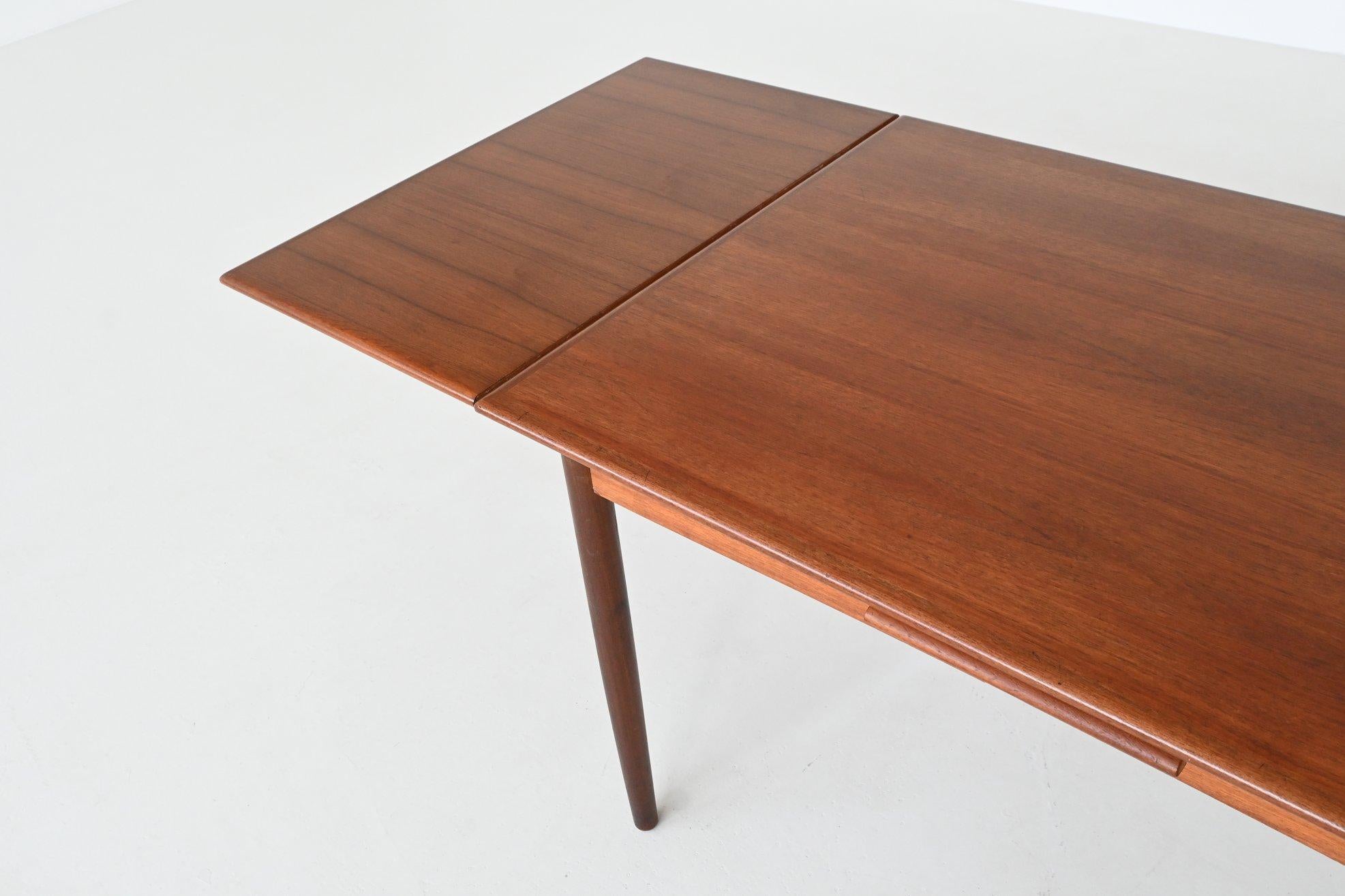 Mesa de comedor extensible escandinava de teca Mediados de siglo Dinamarca 1960 mediados del siglo XX en venta