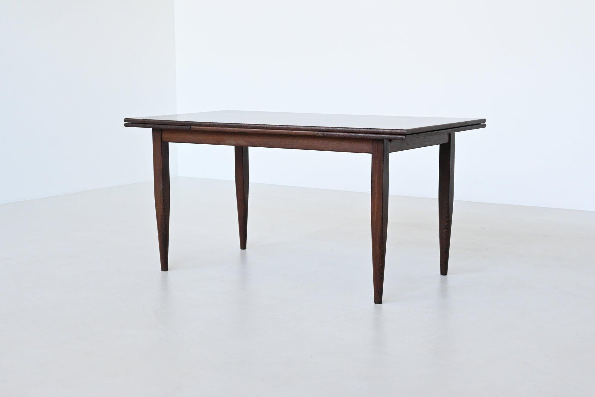 Scandinavian extendable dining table in wenge Denmark 1960 For Sale 3