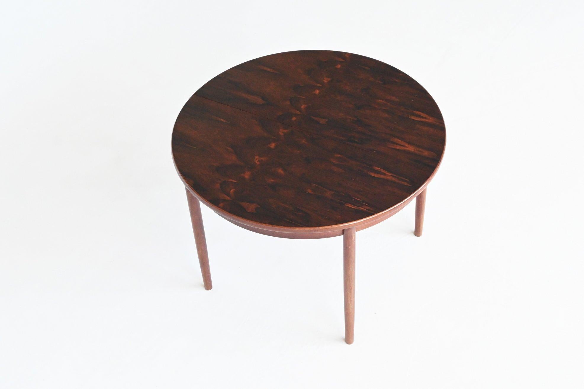 Scandinavian extendable dining table oval in rosewood Denmark 1960 8