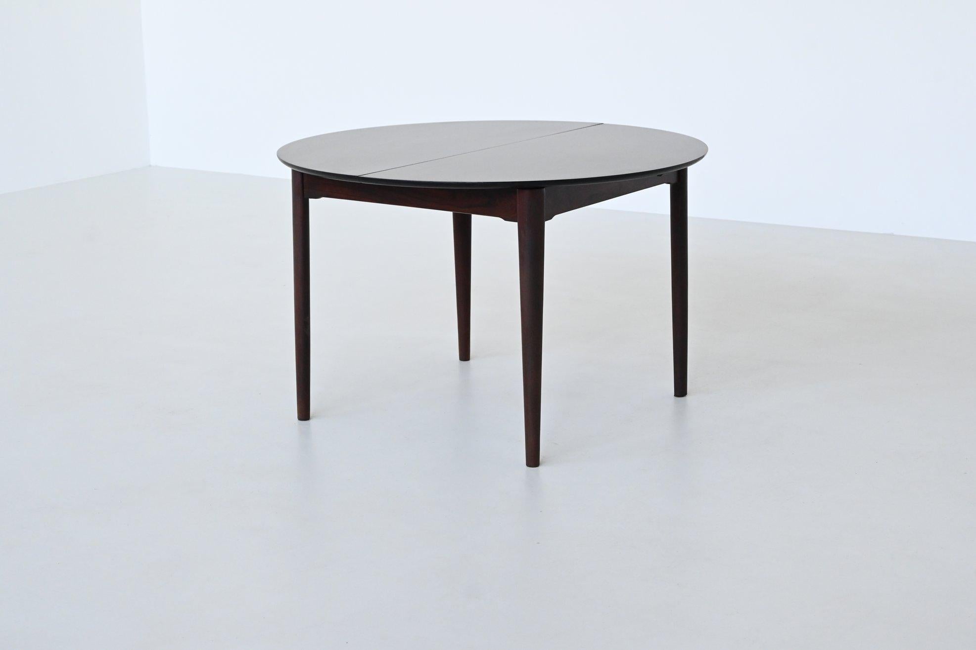 Scandinavian extendable oval shaped dining table rosewood Denmark 1960 3