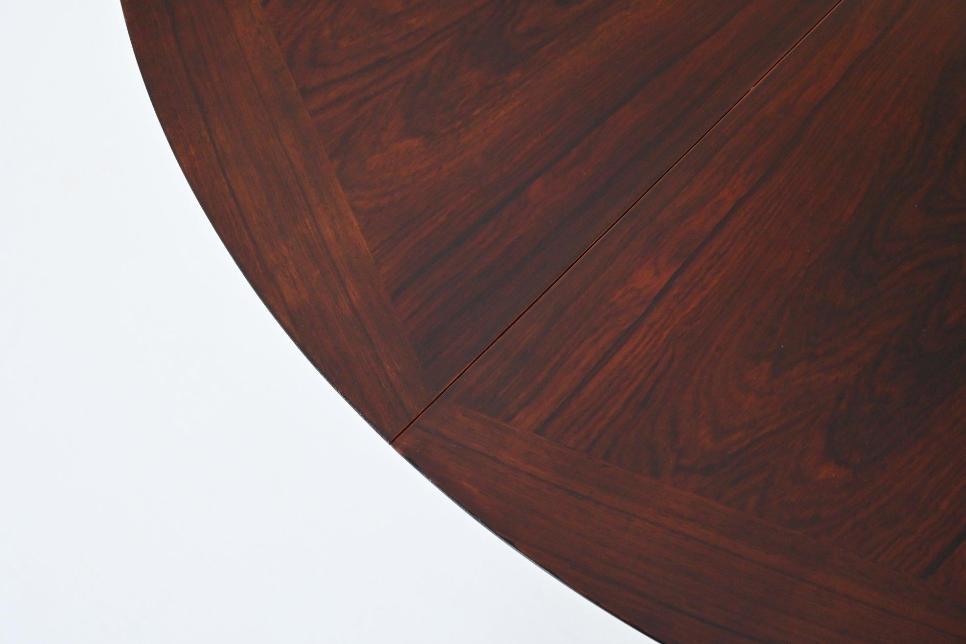 Scandinavian extendable oval shaped dining table rosewood Denmark 1960 5