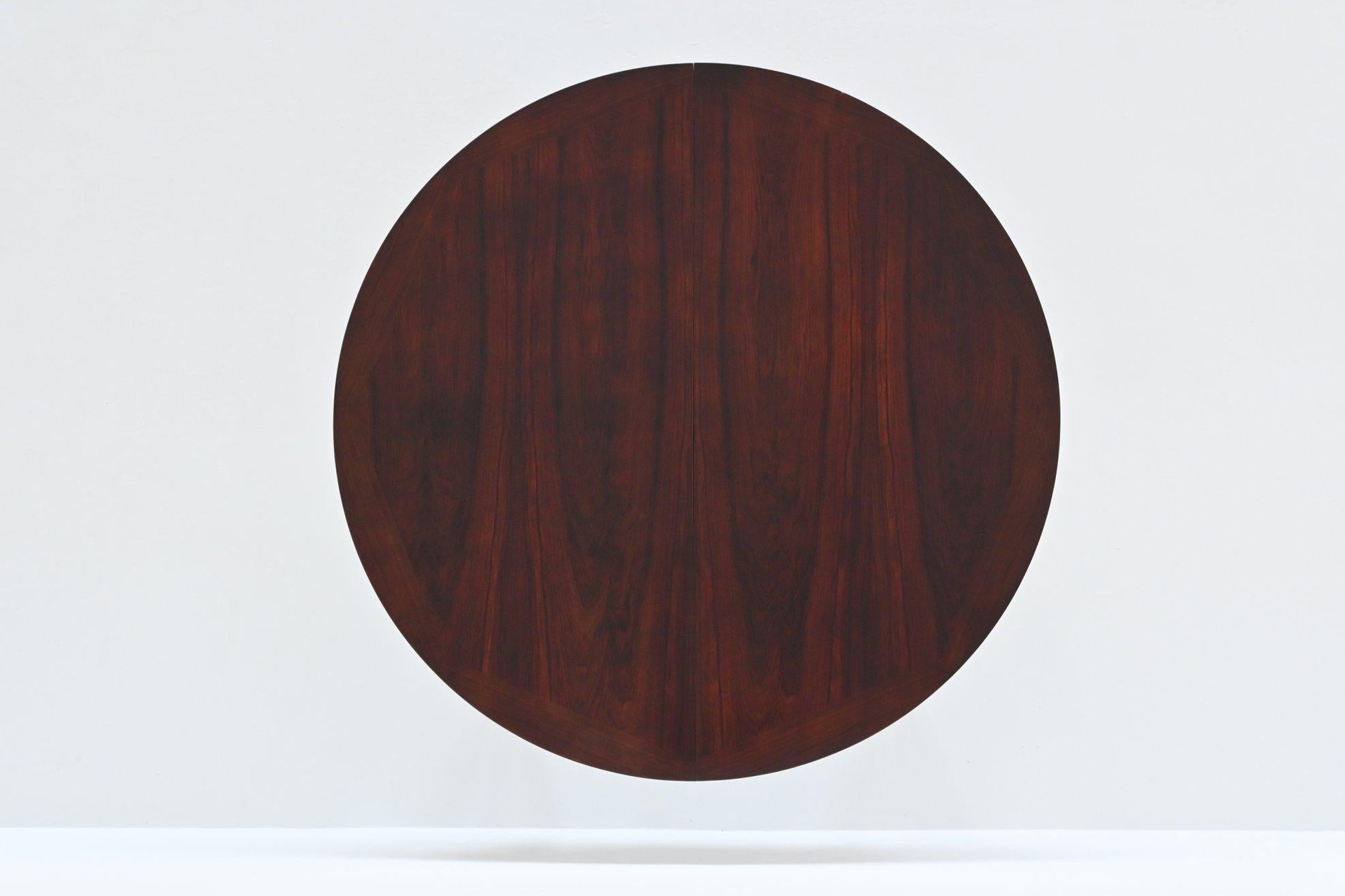 Scandinavian extendable oval shaped dining table rosewood Denmark 1960 8