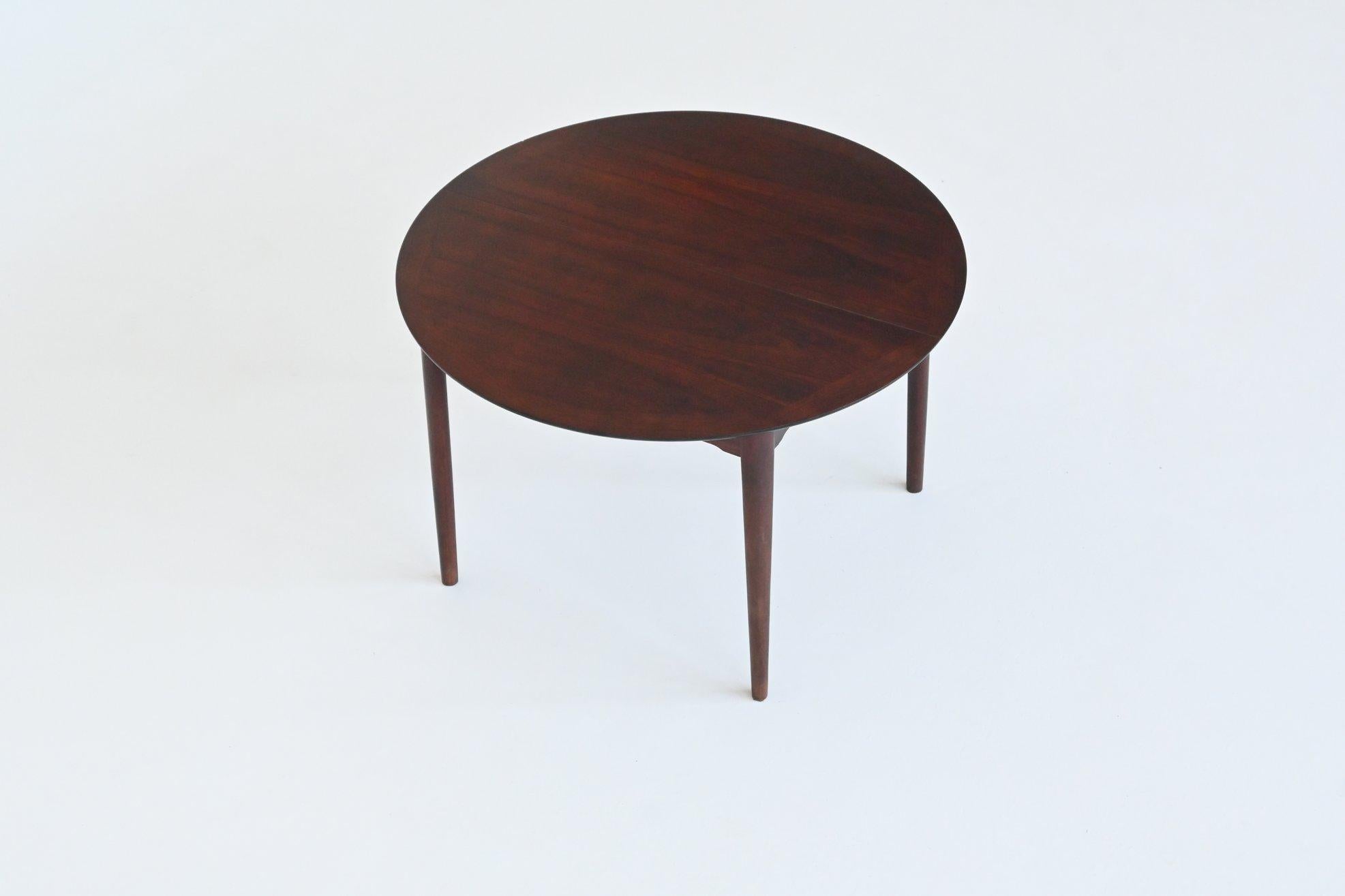 Scandinavian extendable oval shaped dining table rosewood Denmark 1960 1