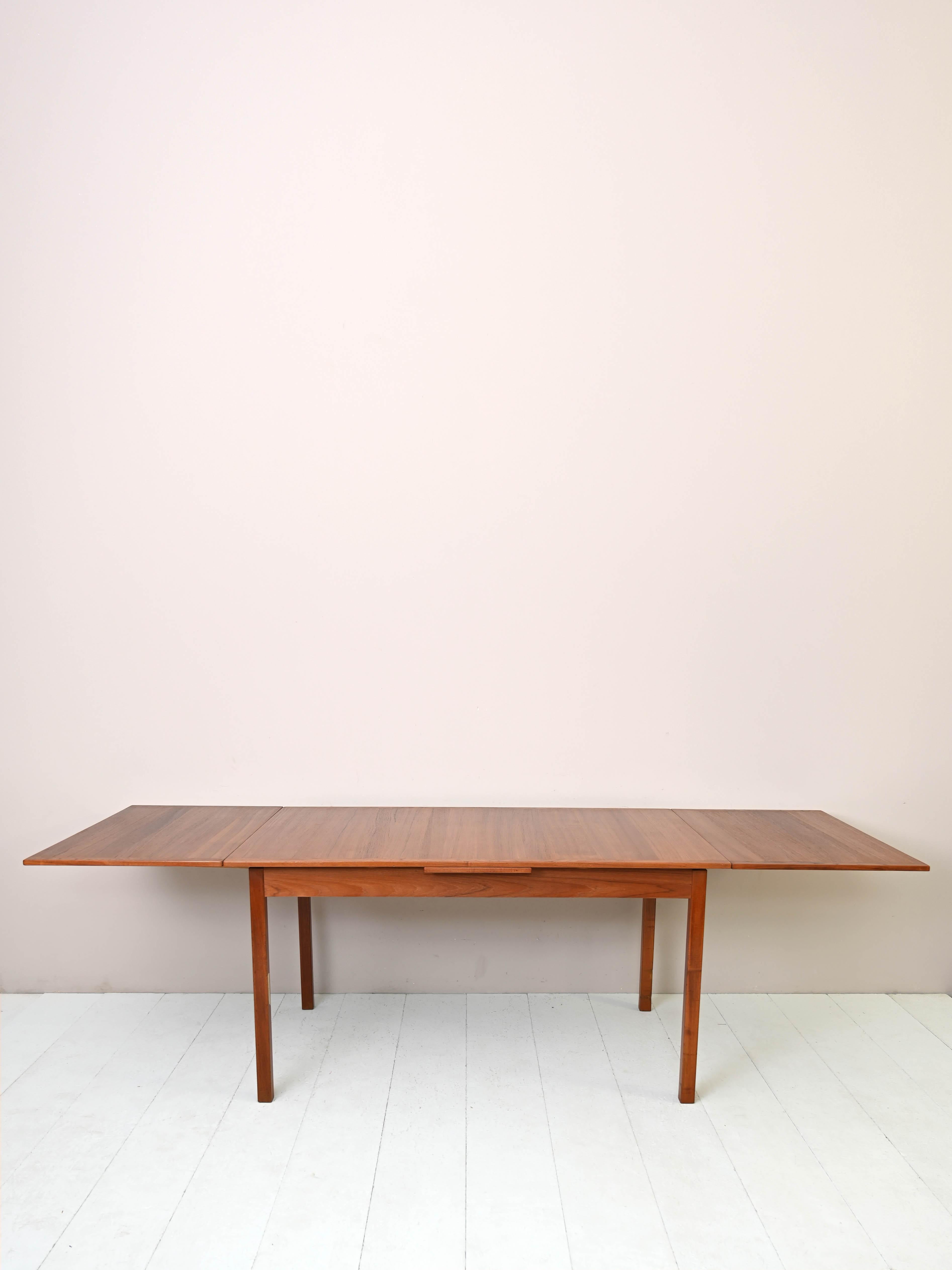 Scandinavian Extendable Teak Table For Sale 1