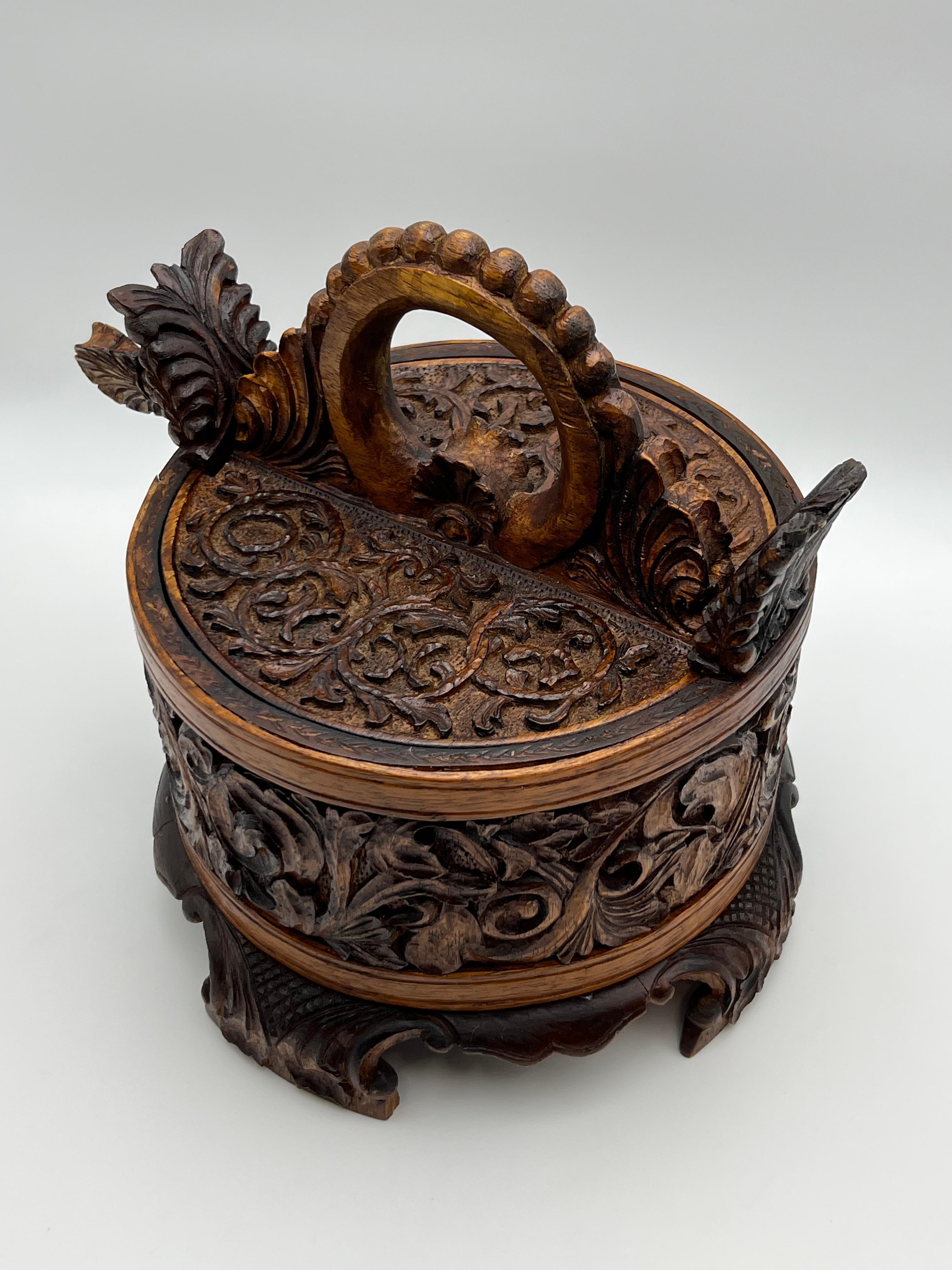 Scandinavian Farmhouse Butter Bucket, Hand-crafted, Gudbrandsdalen Folk Art For Sale 4