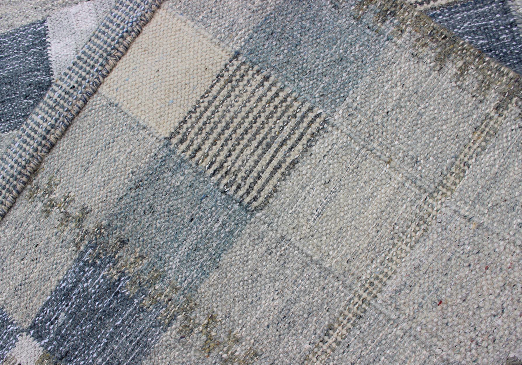 Indian Scandinavian Style Flat-Weave Design Rug with Checkerboard Design in Gray, Blue For Sale