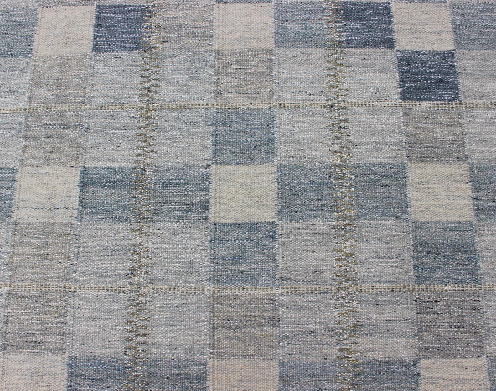 Scandinavian Flat-Weave Design Rug with Checkerboard Design in Gray and Blue In New Condition In Atlanta, GA