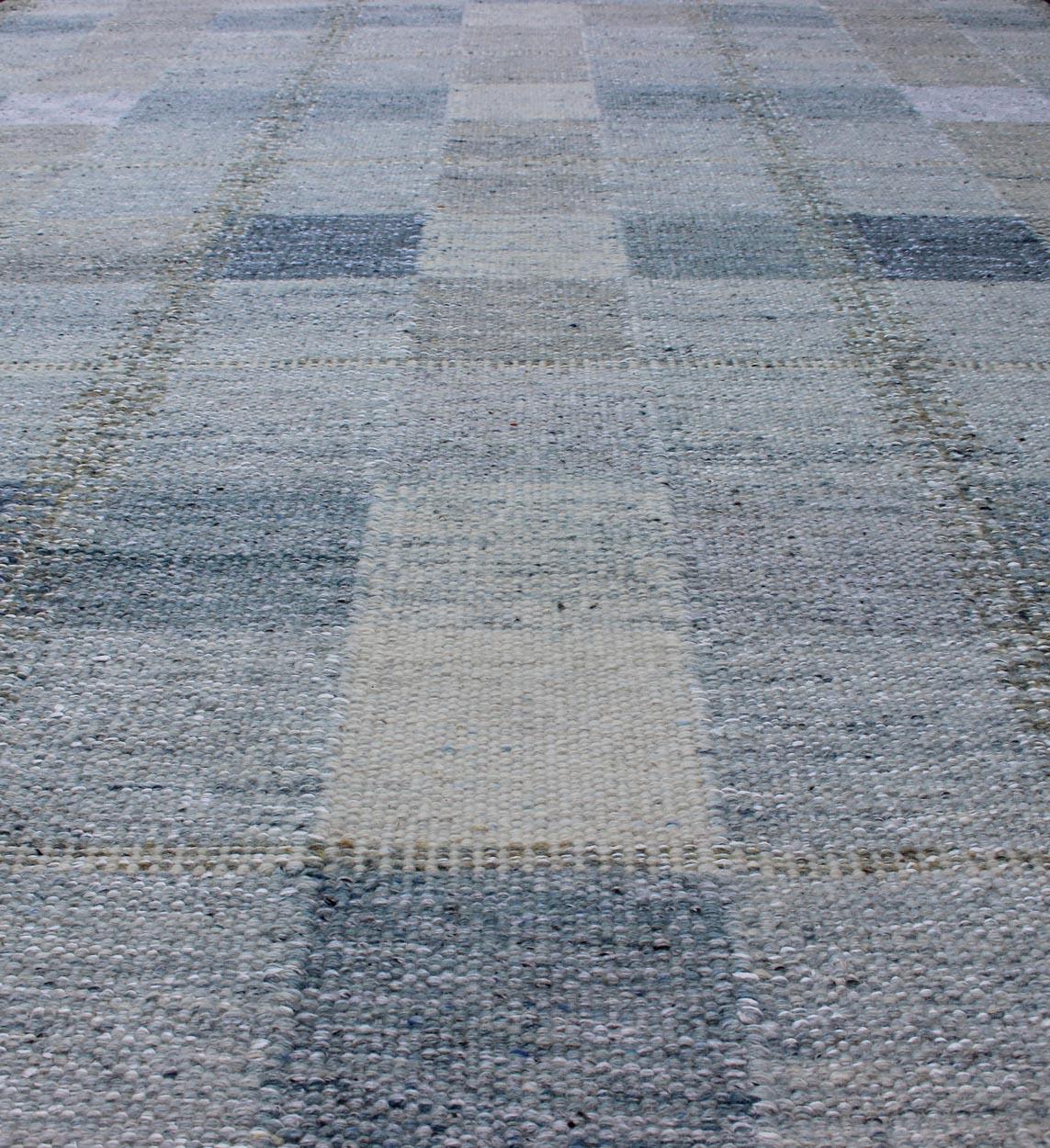 Wool Scandinavian Style Flat-Weave Design Rug with Checkerboard Design in Gray, Blue For Sale