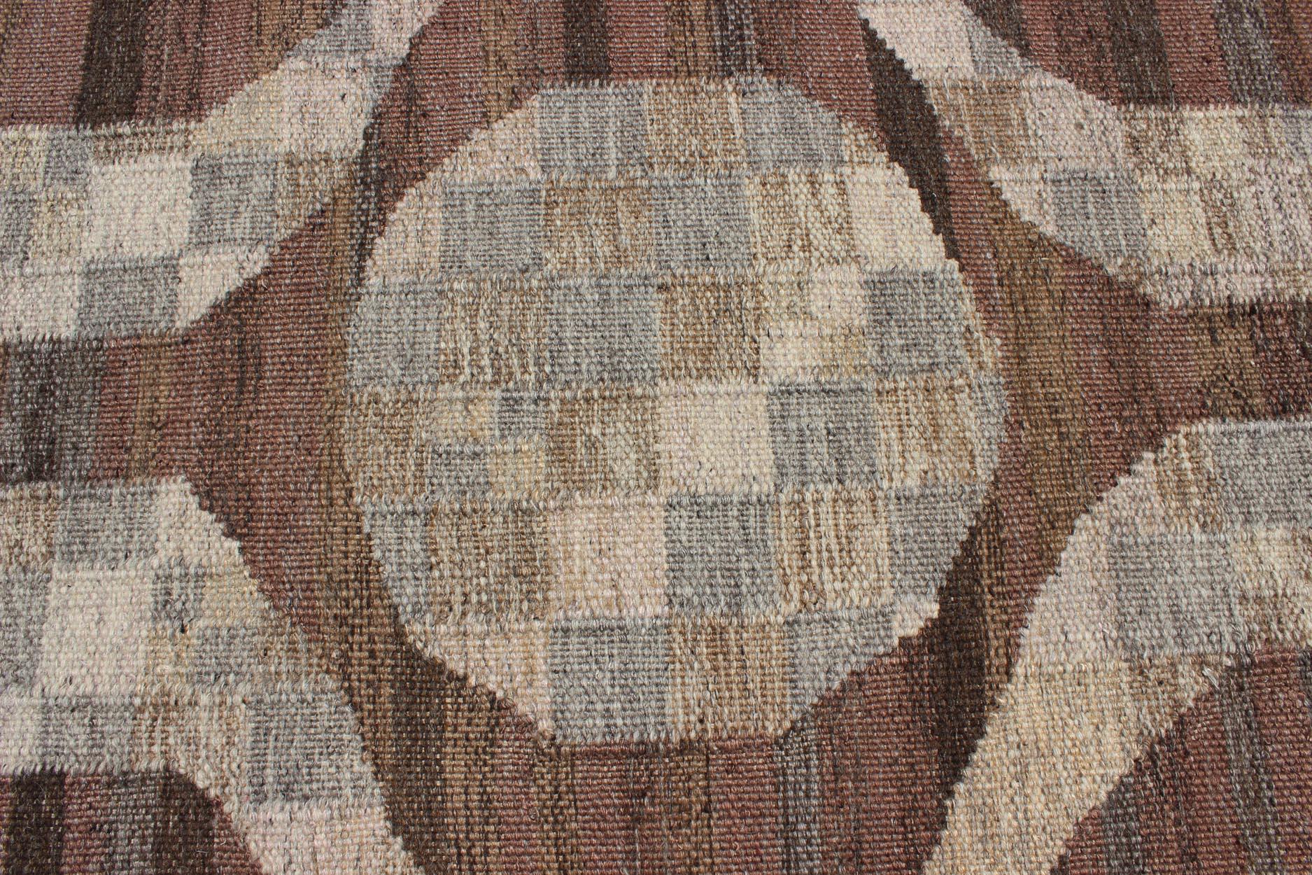 Scandinavian Flat-Weave Rug With Modern Design in Brown, Coffee, Gray, Cream In Excellent Condition For Sale In Atlanta, GA