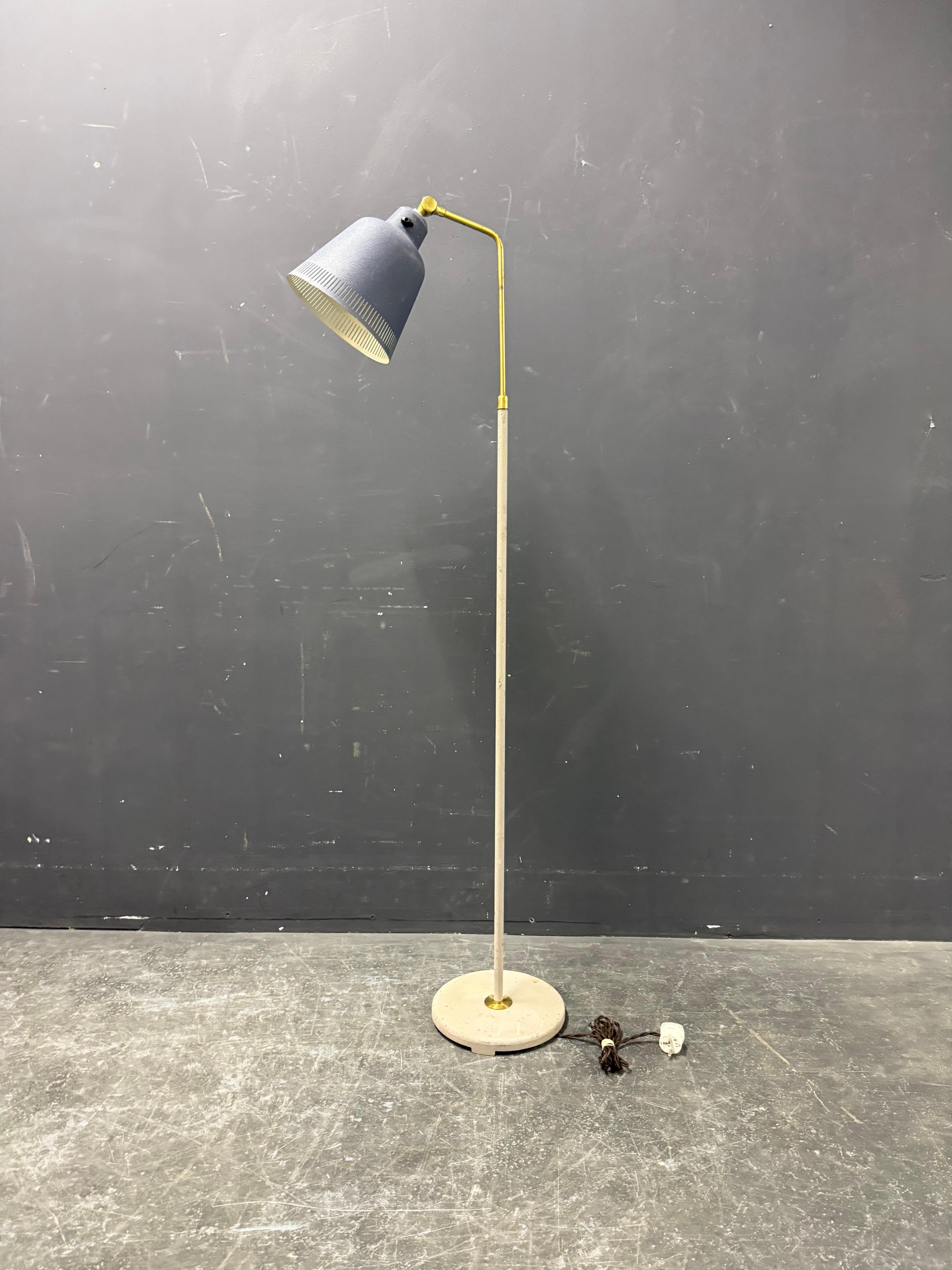 Scandinave moderne Lampadaire scandinave en vente