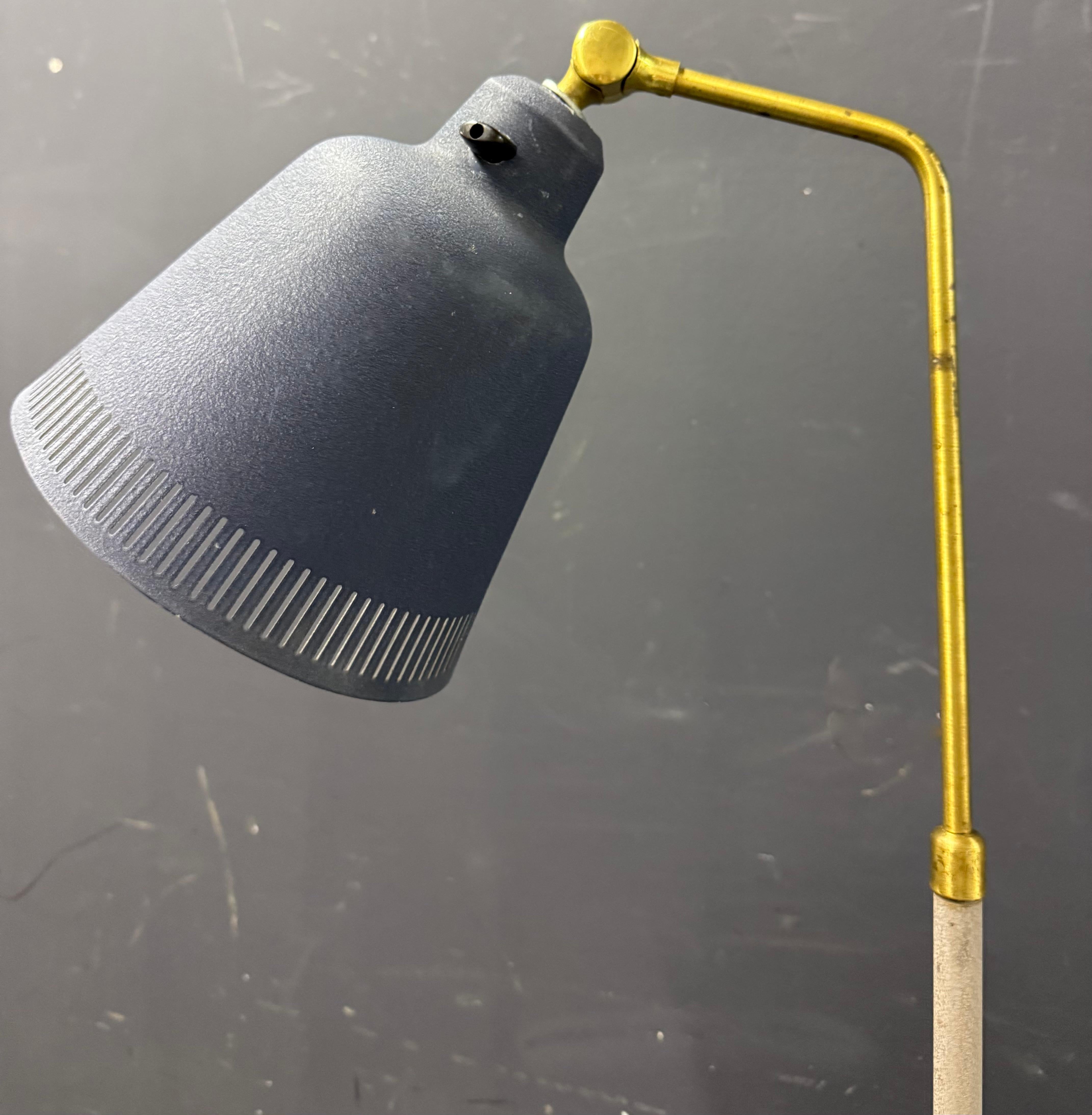 Milieu du XXe siècle Lampadaire scandinave en vente