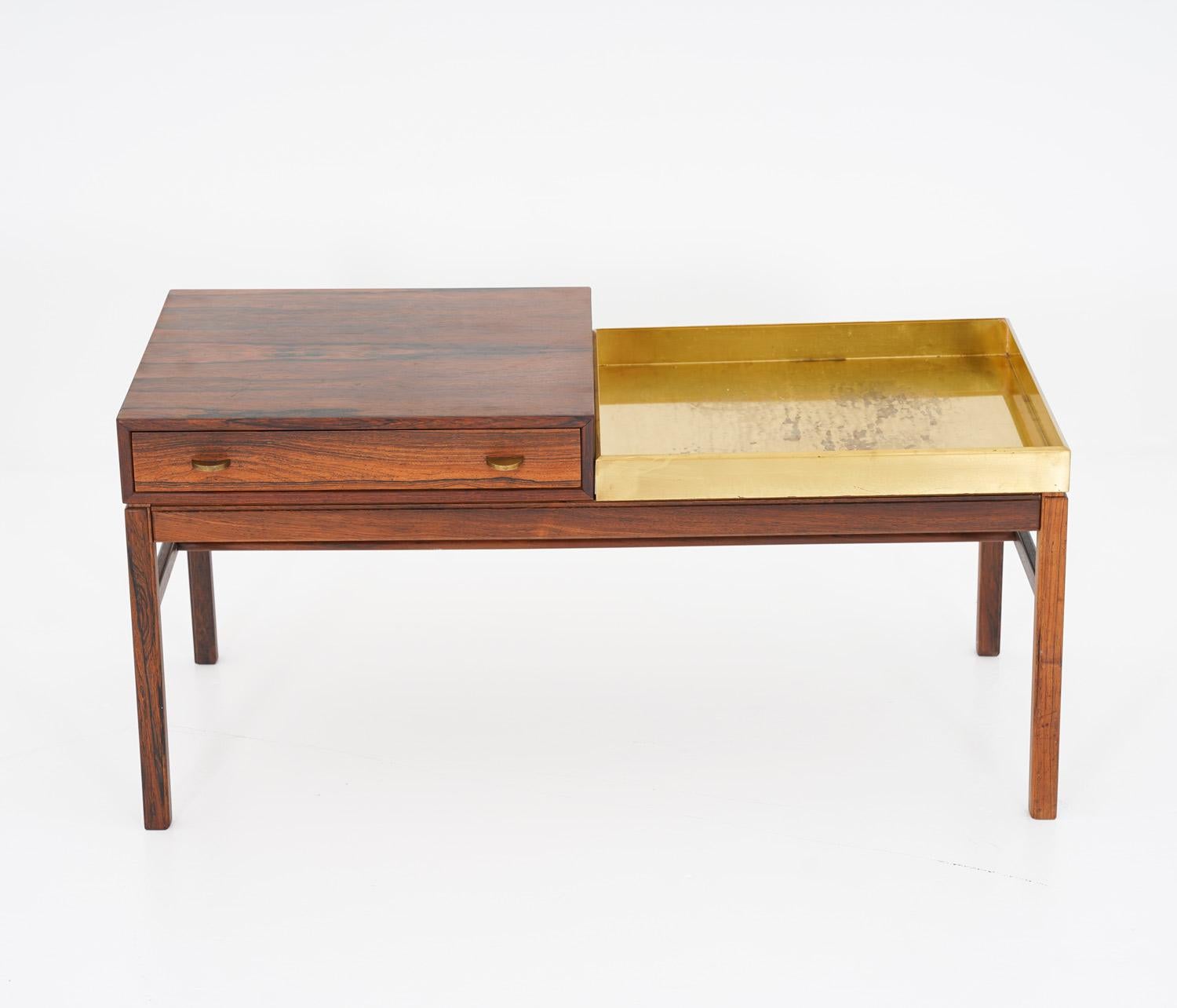 Stunning flower table in rosewood with brass details, model 