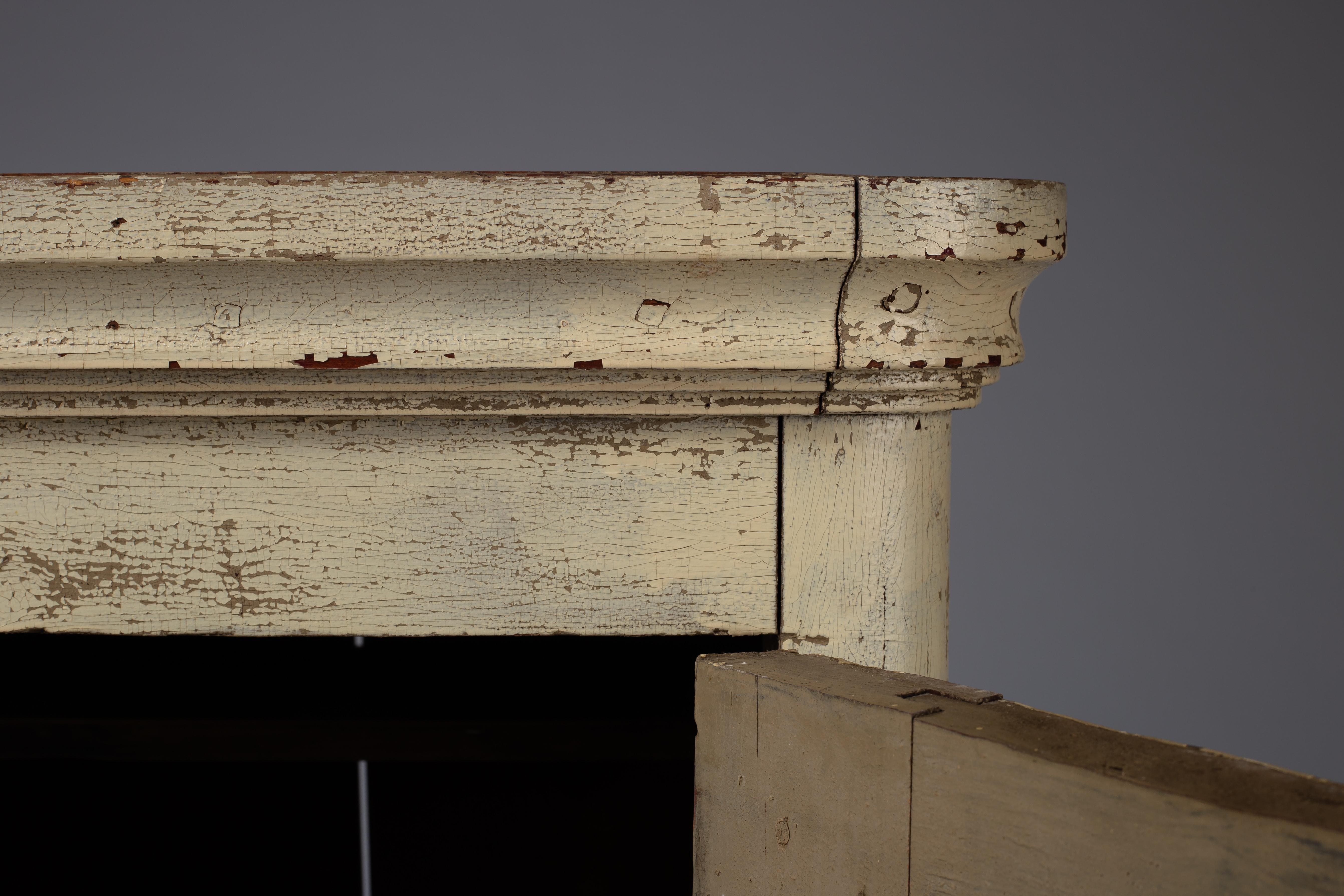 Scandinavian folk art cabinet in vendita 2