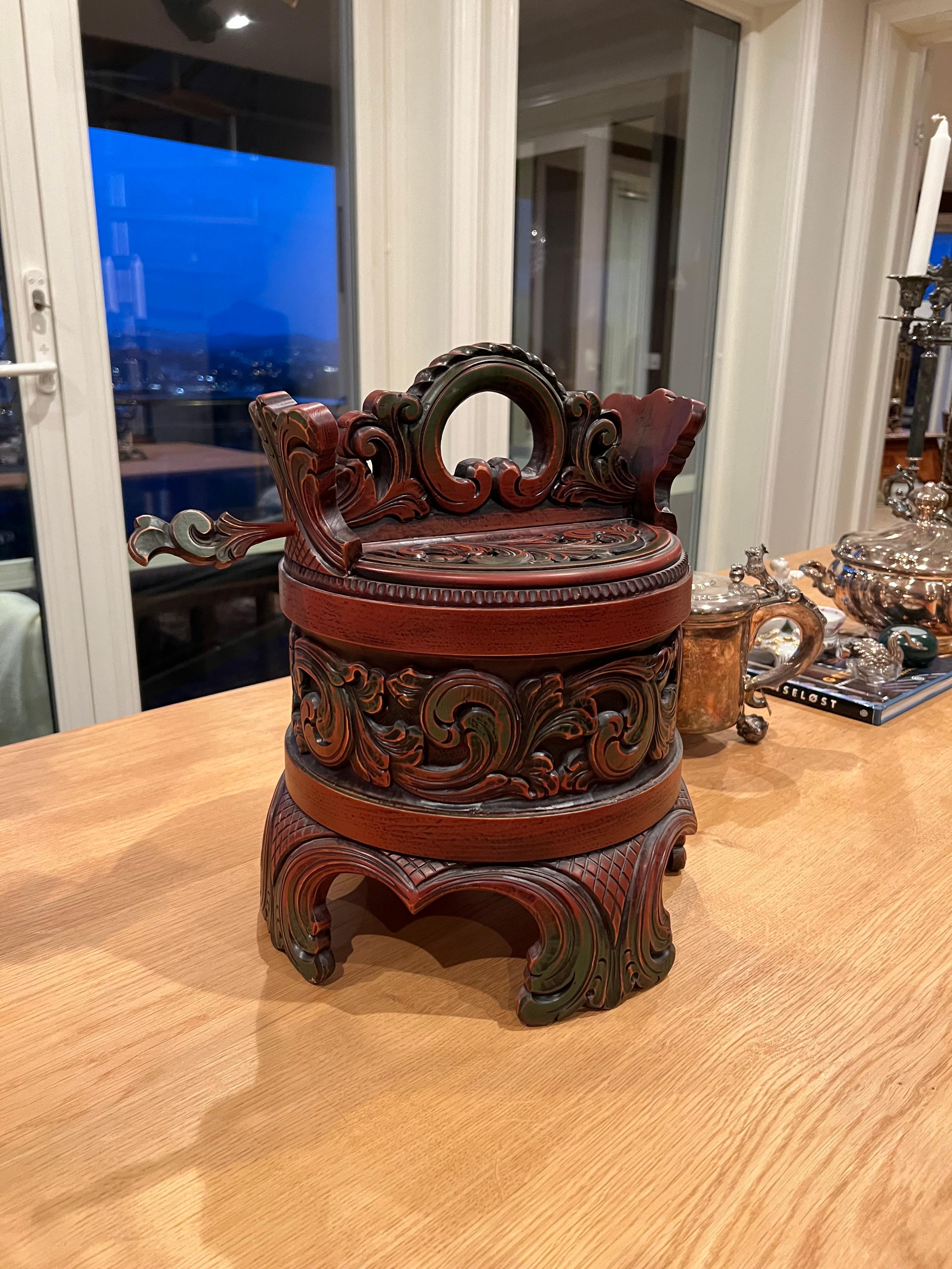 Norvégien Seau à beurre de ferme scandinave, fabriqué à la main, Norvège, signé en vente