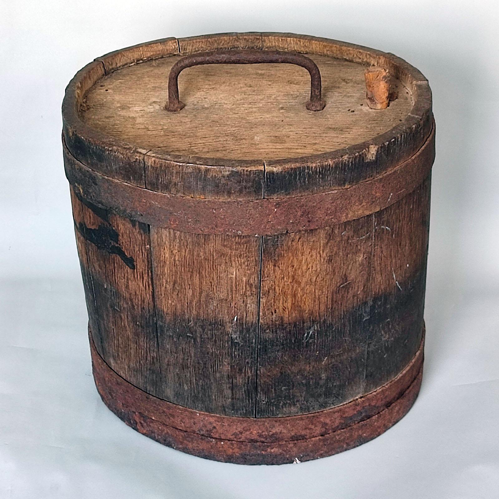 Skandinavische Volkskunst-Weinkanne aus Alkoholz aus Eiche, 19. Jahrhundert (Handgefertigt) im Angebot