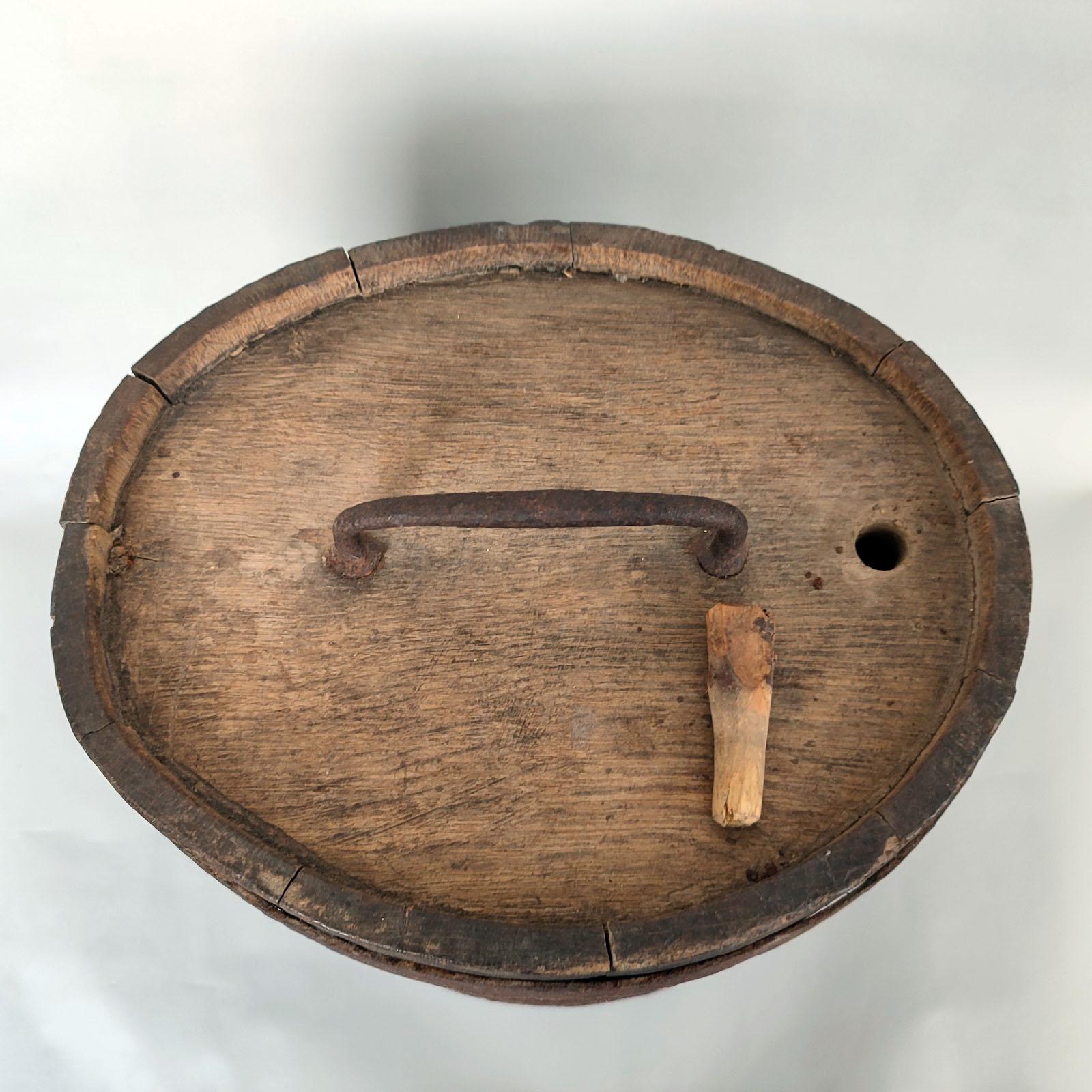 Fatto a mano Vino scandinavo, alcool, botte di Oak, XIX secolo in vendita