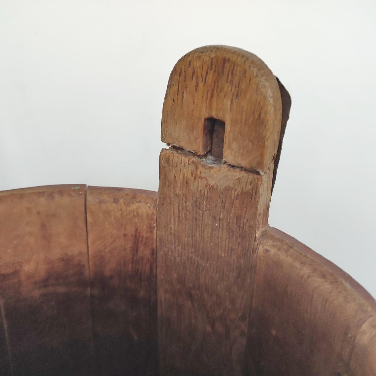 Boccale con coperchio in legno di arte popolare scandinava, norvegese, datato 1865 in vendita 3
