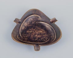 Scandinavian foundry. Cigar ashtray in solid bronze. Art Deco style.