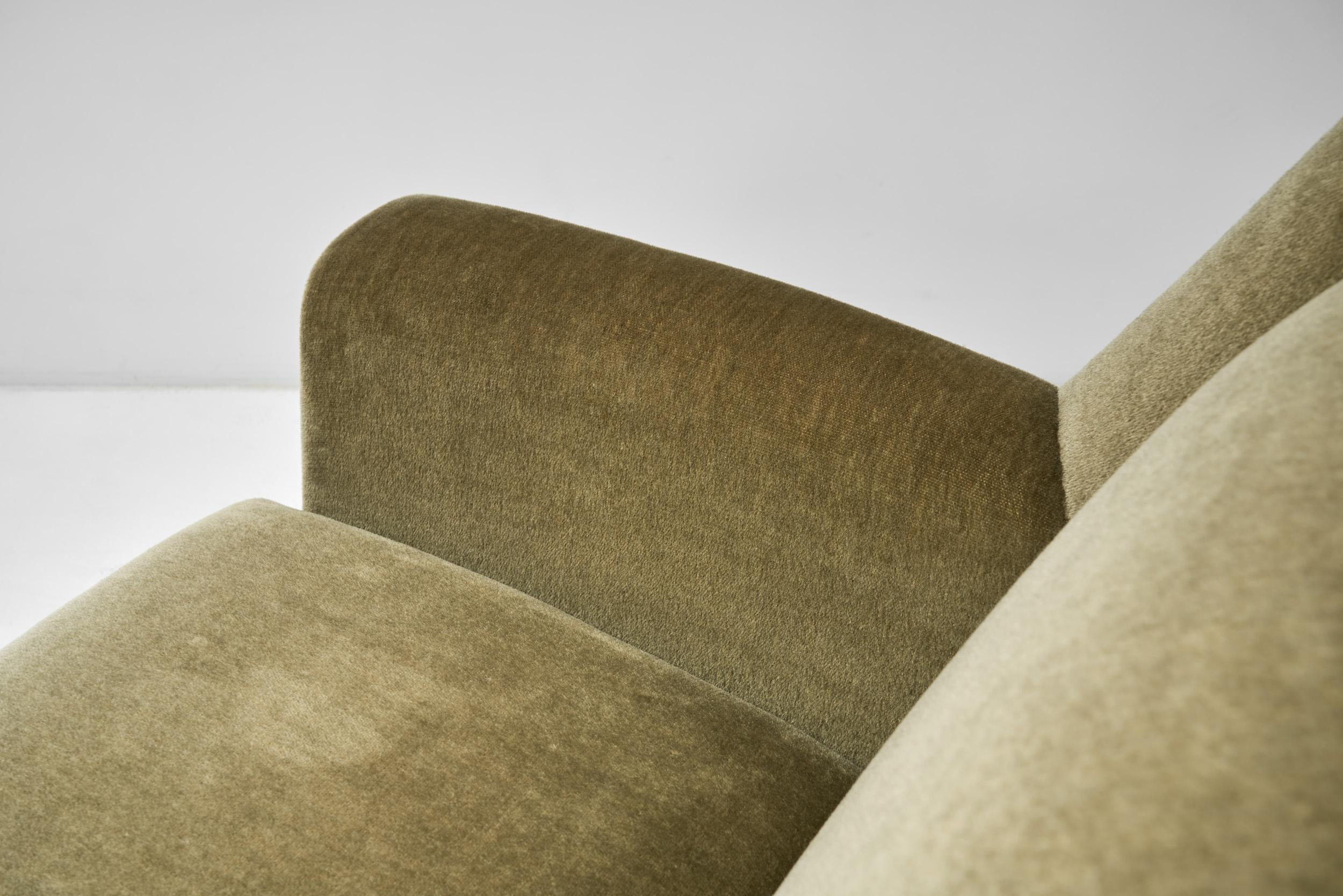 Canapé scandinave vert à quatre places, Scandinavie, milieu du 20e siècle en vente 3