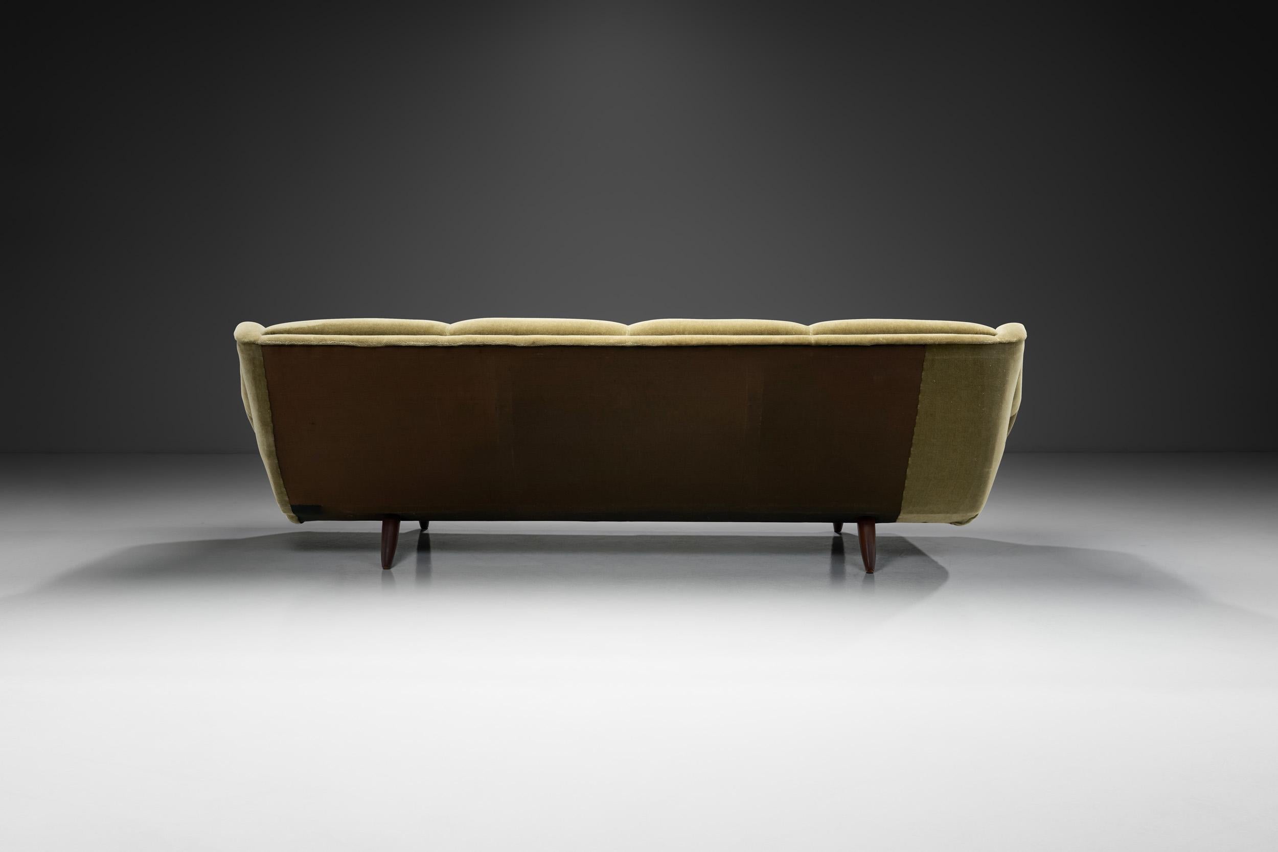 Canapé scandinave vert à quatre places, Scandinavie, milieu du 20e siècle Bon état - En vente à Utrecht, NL