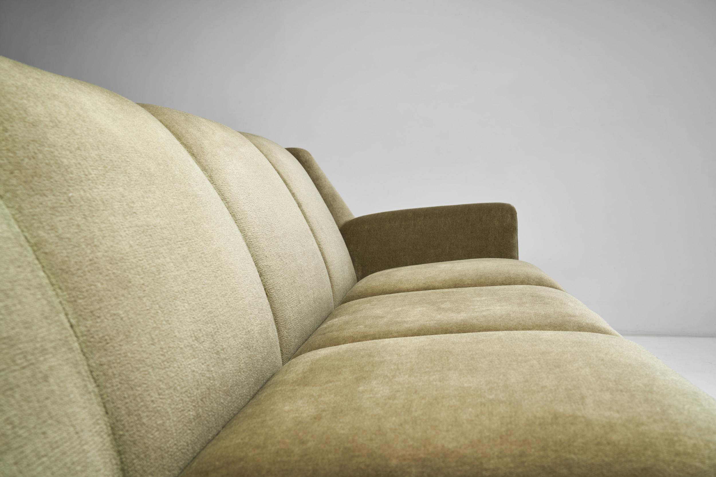 Canapé scandinave vert à quatre places, Scandinavie, milieu du 20e siècle en vente 1