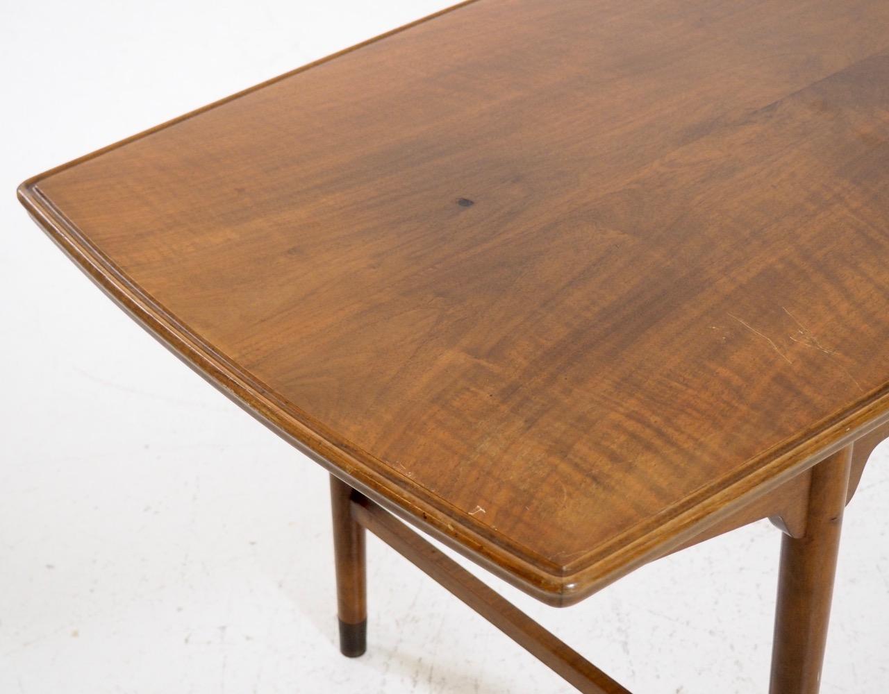 Milieu du XXe siècle Table basse scandinave autoportante en teck, années 1960 en vente