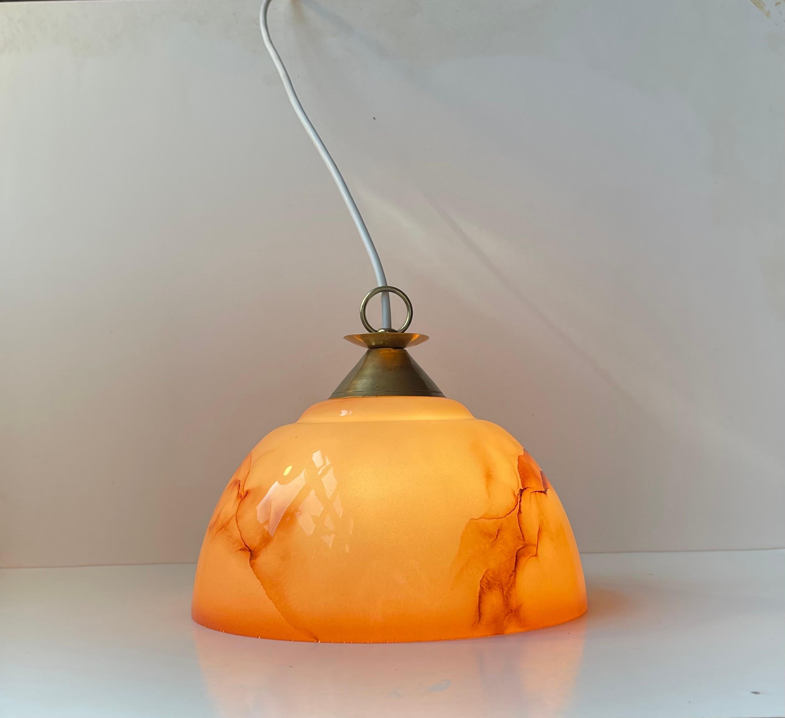 Lampada da soffitto scandinava funzionalista in ottone e vetro di marmo rosa, anni '40 in vendita 2