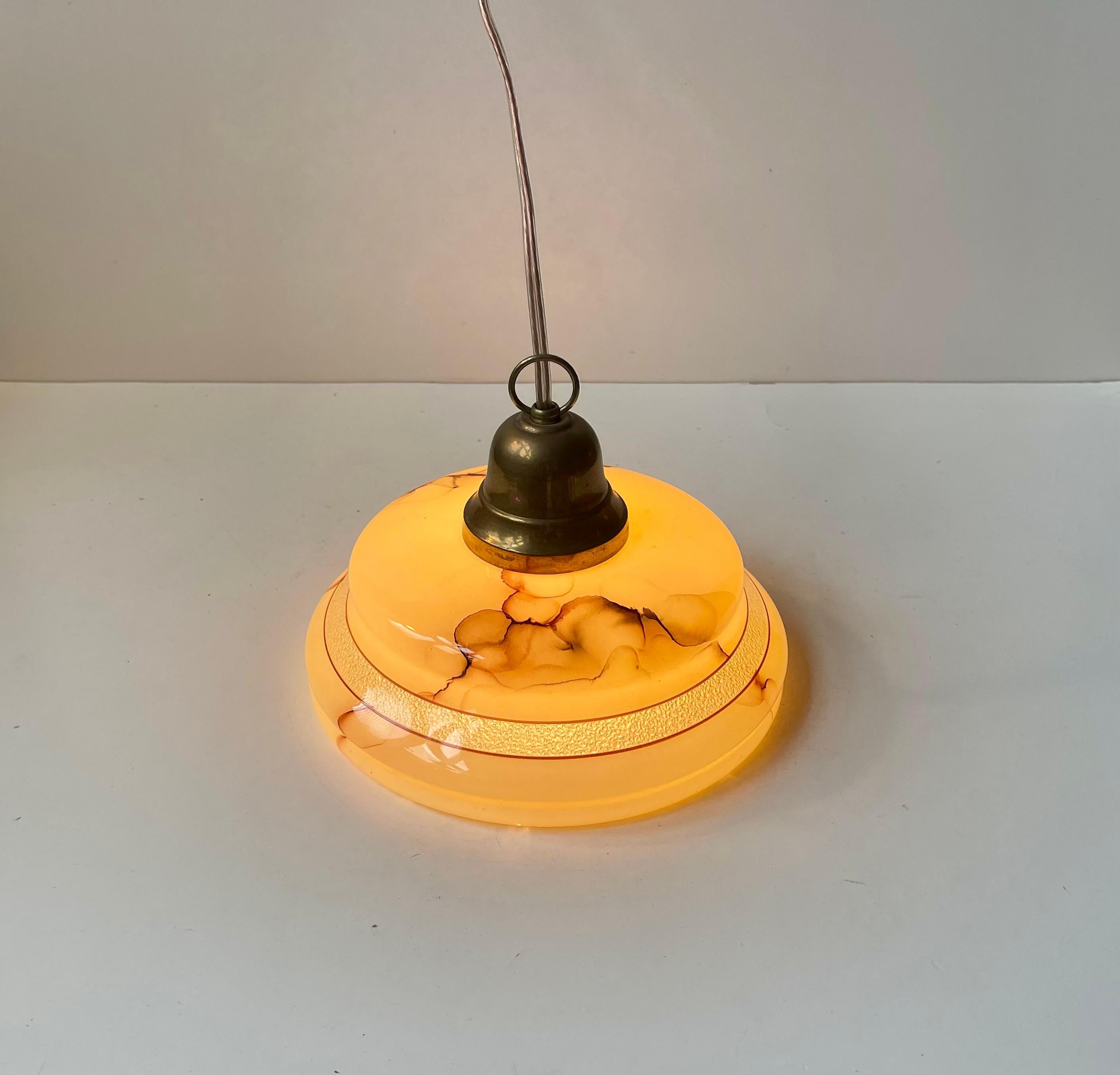Lampada da soffitto scandinava funzionalista in ottone e vetro marmorizzato, anni '40 in vendita 4