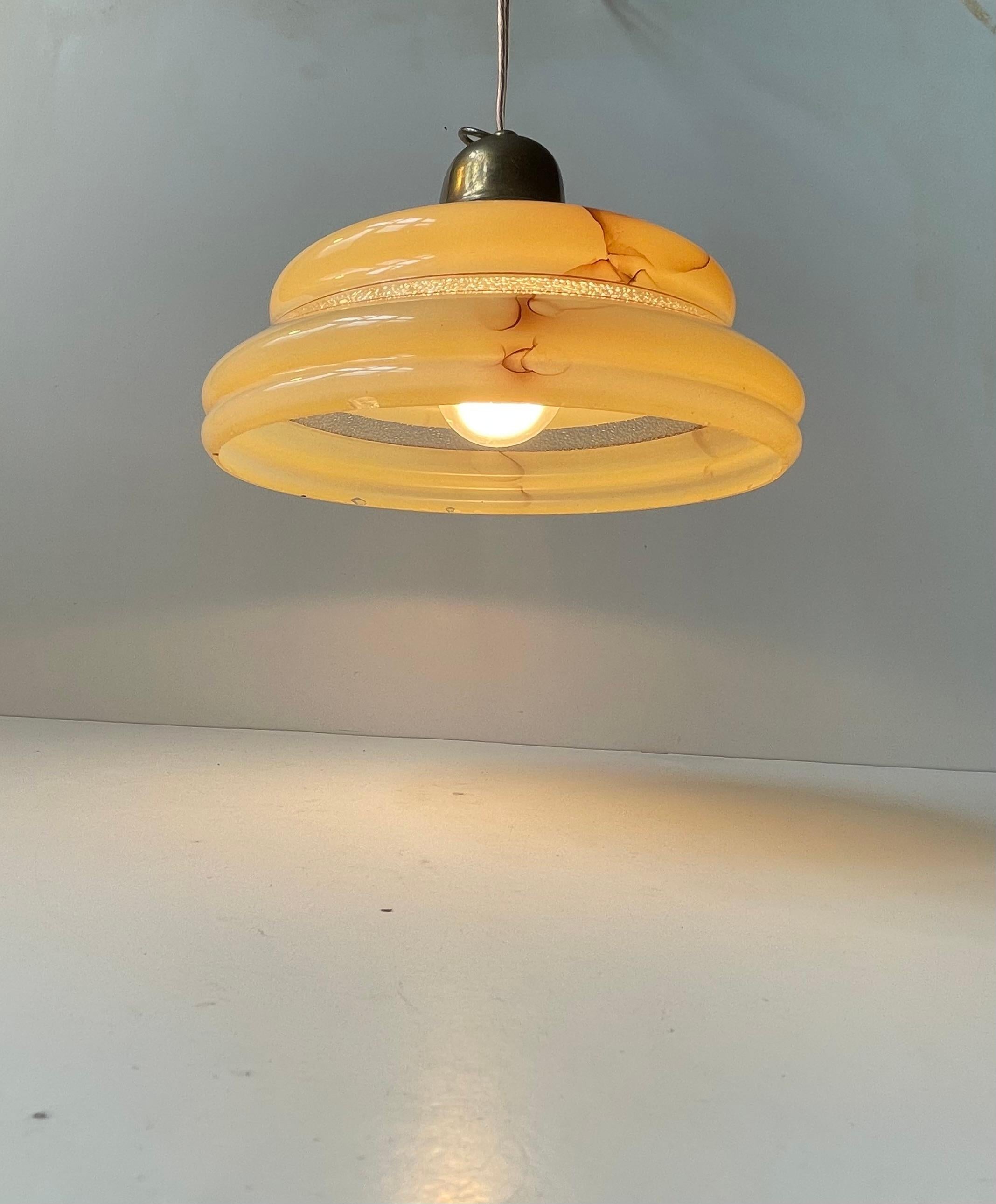 Lampada da soffitto scandinava funzionalista in ottone e vetro marmorizzato, anni '40 in vendita 5