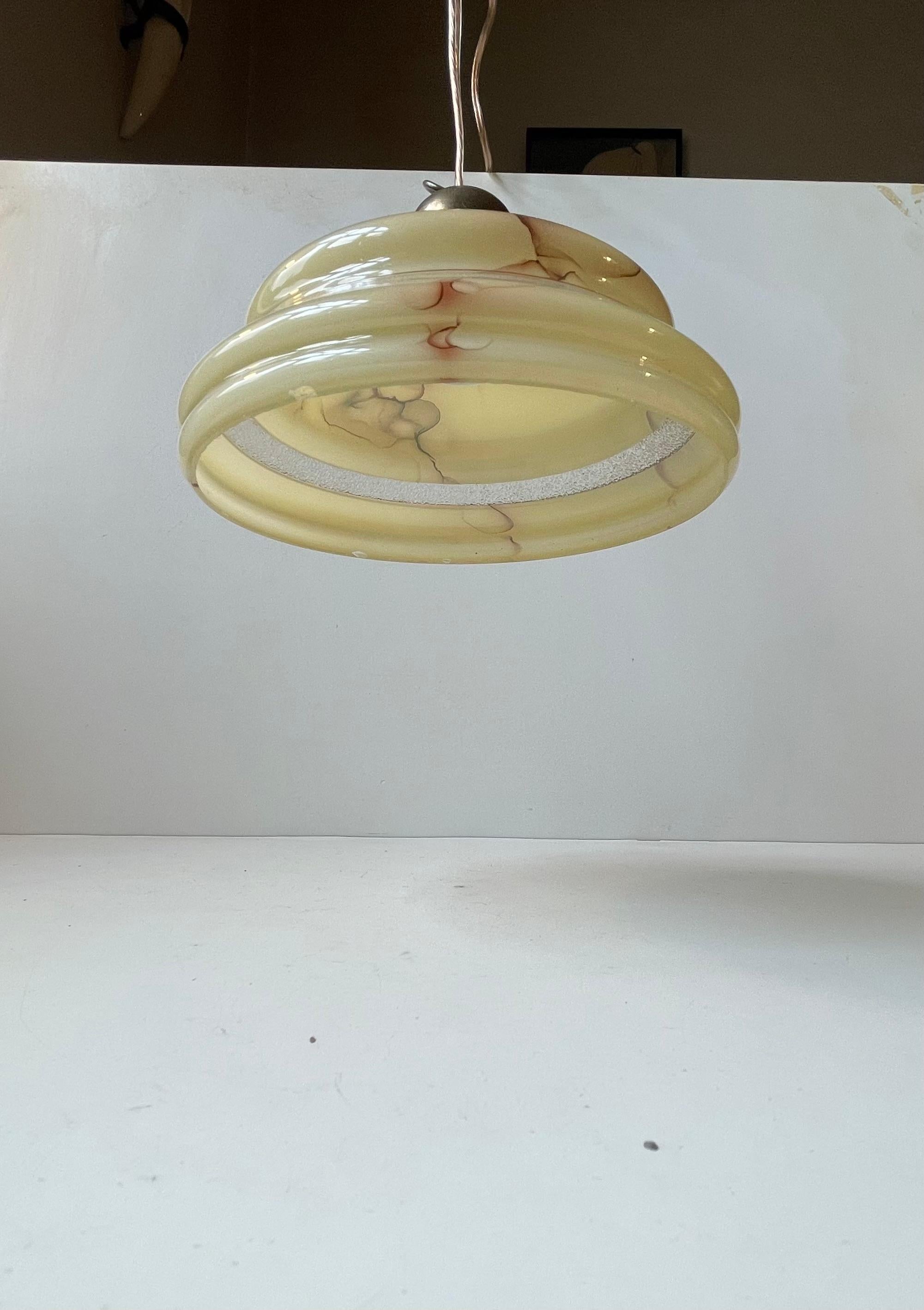 Lampada da soffitto scandinava funzionalista in ottone e vetro marmorizzato, anni '40 in vendita 1