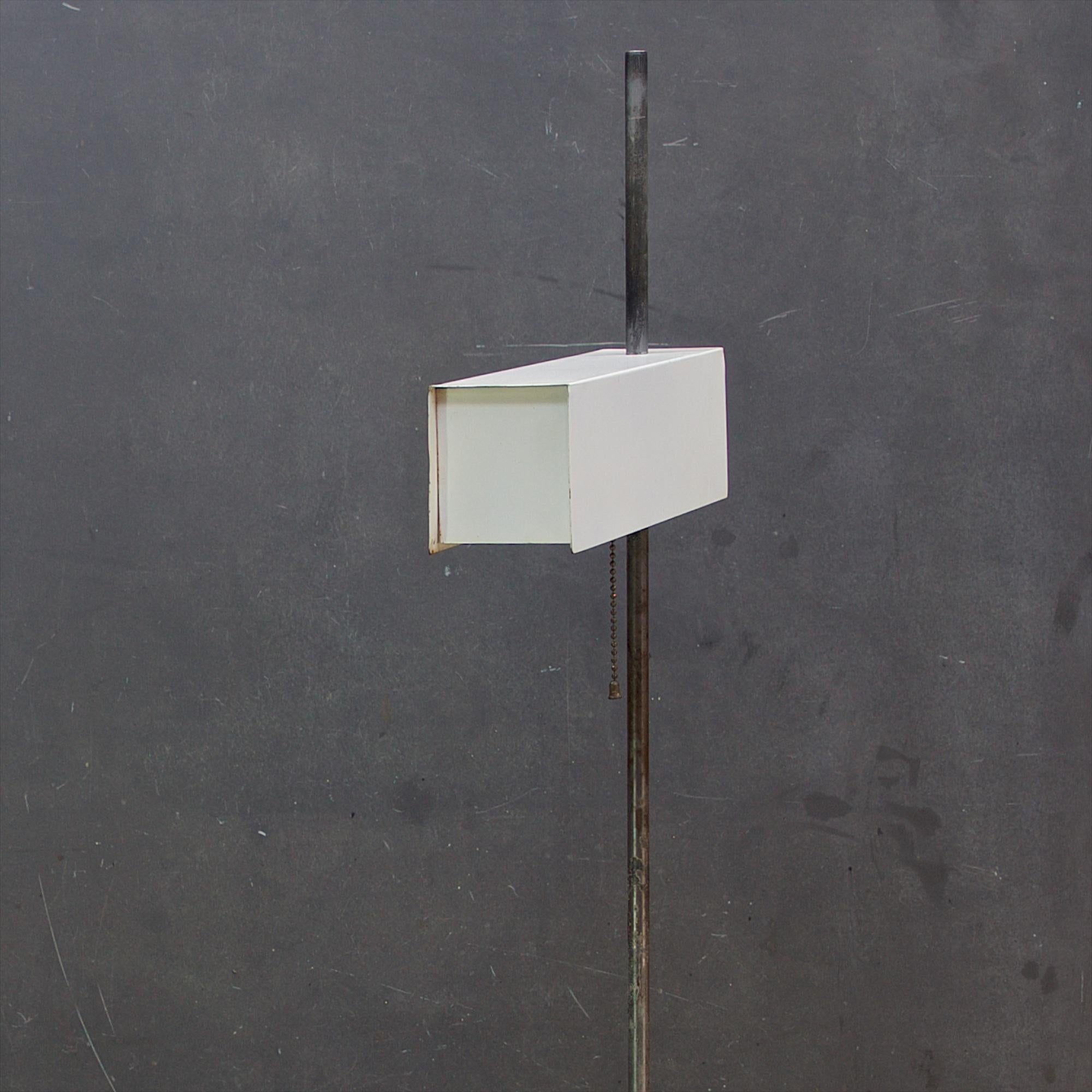 Lampadaire scandinave G97 H.A. Jakobsson Markaryd Suède Bauhaus Art Déco Abîmé - En vente à Hyattsville, MD