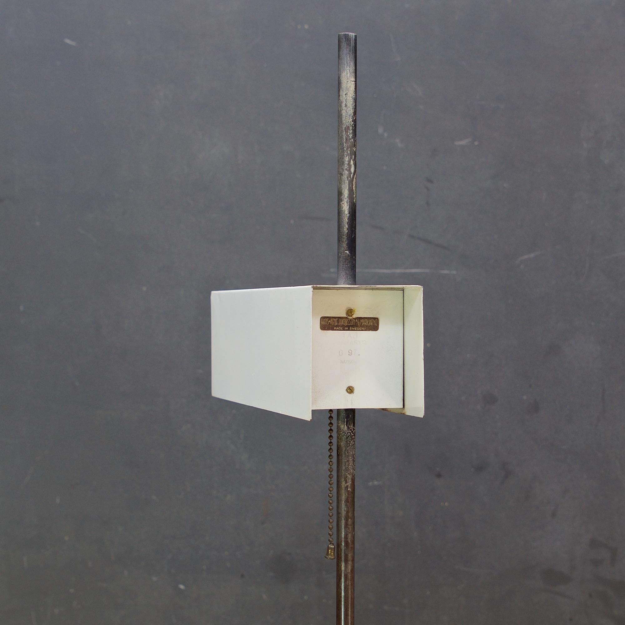 Milieu du XXe siècle Lampadaire scandinave G97 H.A. Jakobsson Markaryd Suède Bauhaus Art Déco en vente