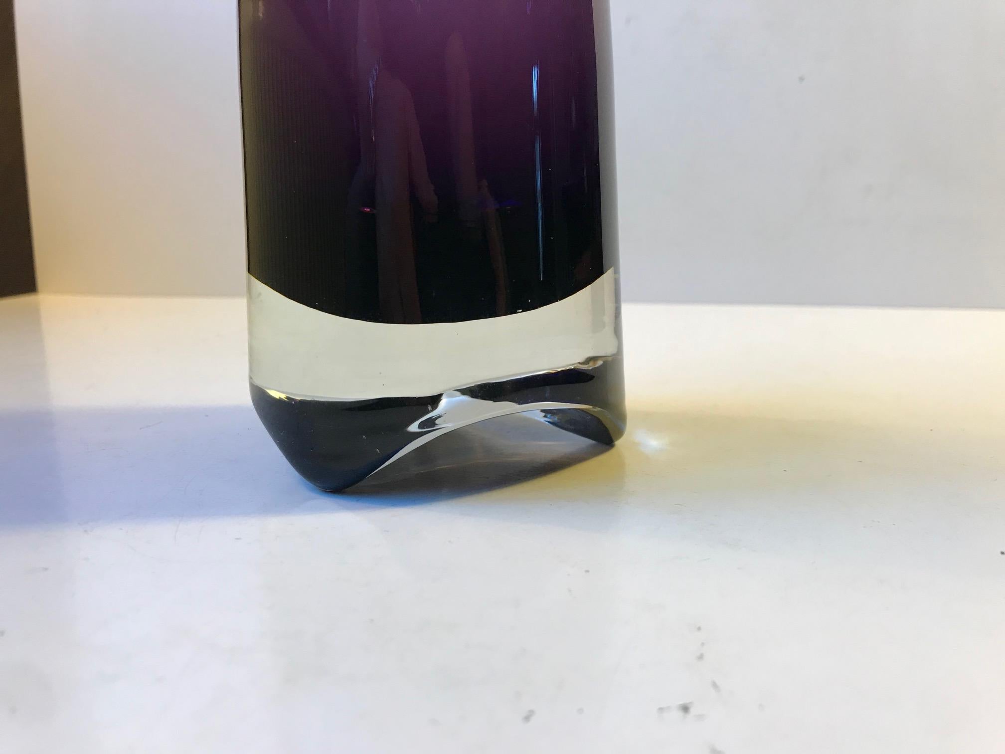 Decantador escandinavo de ginebra en vidrio Sommerso morado, años 70 Escandinavo moderno en venta