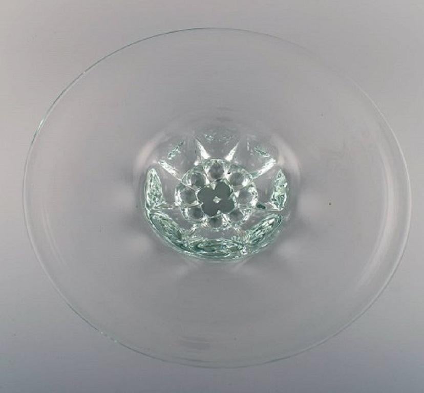 Metà XX secolo Artista scandinavo del vetro, grande ciotola in vetro artistico soffiato a bocca, anni '60-'70 in vendita