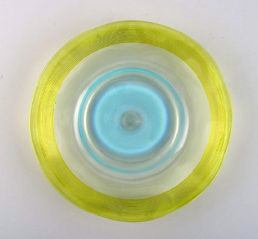 Scandinavian glass artist. Plate and two bowls in mouth-blown art glass. In Excellent Condition For Sale In Copenhagen, DK