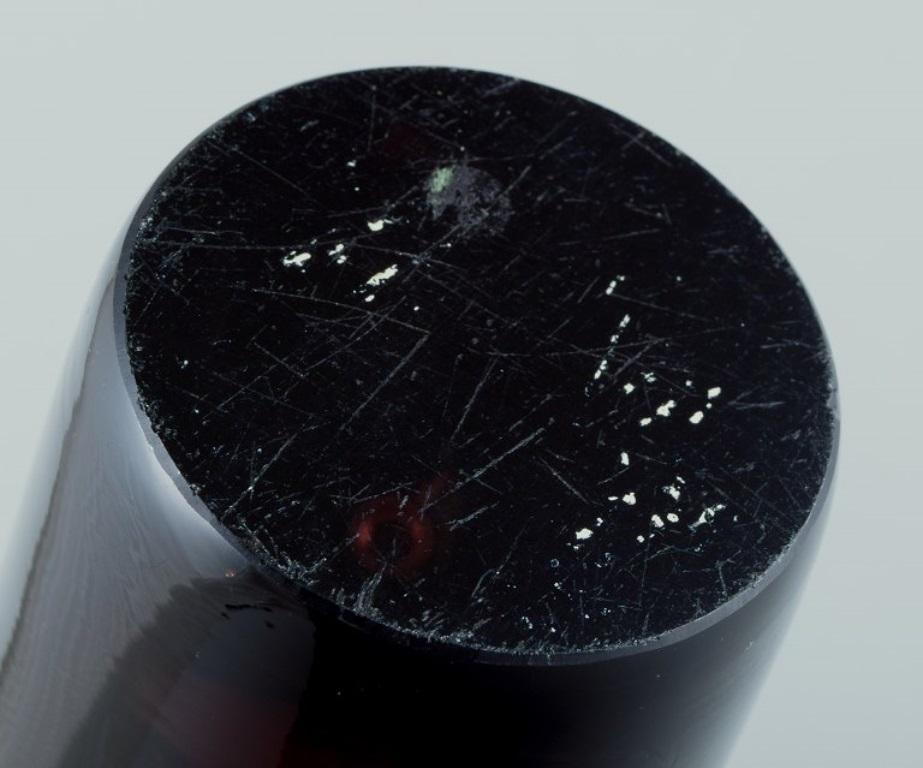 Vetro artistico Artista del vetro scandinavo, vaso in vetro artistico alto e sottile. 1960s in vendita