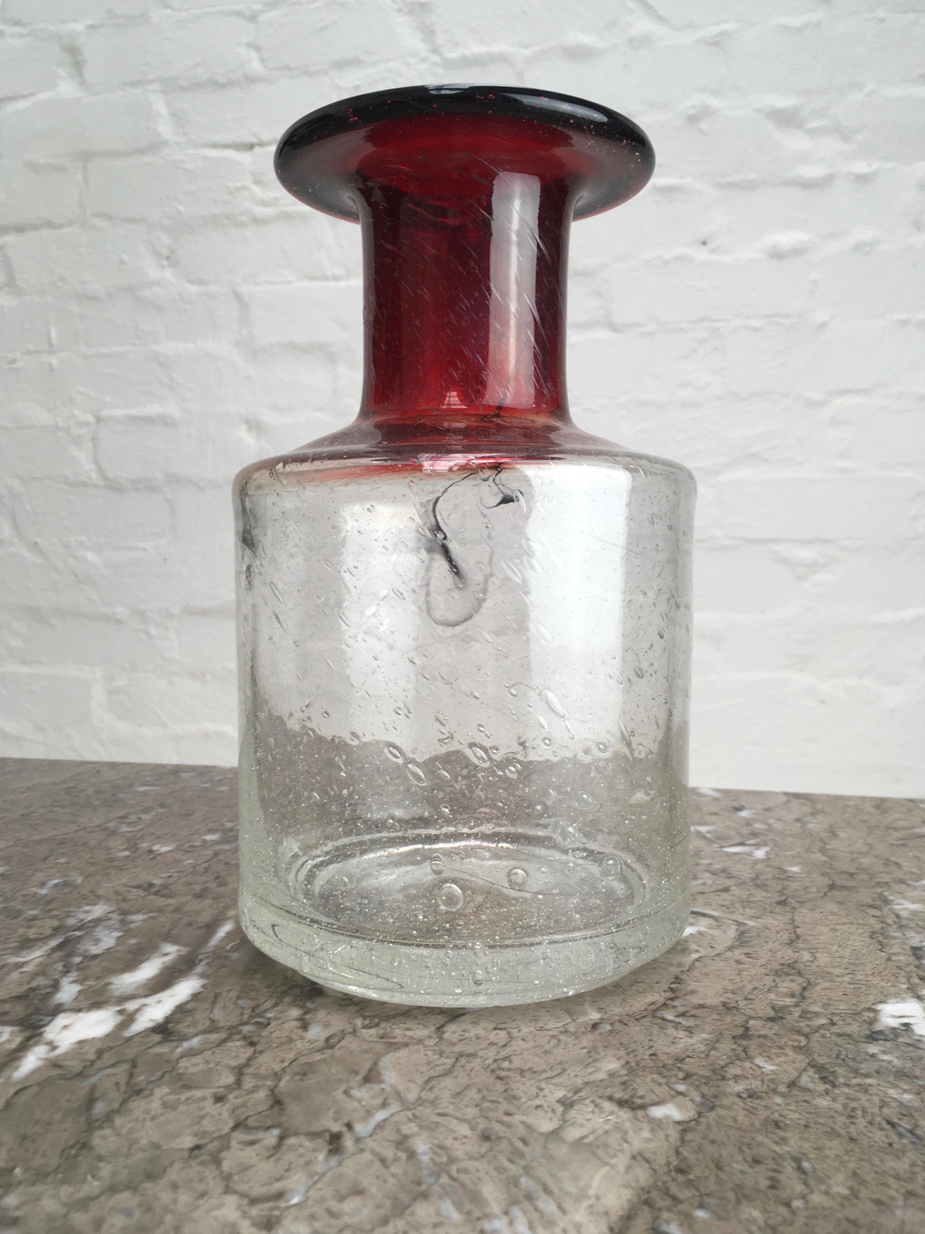 Scandinavian Glass Vase Ombre Crimson and Clear Bubble Brutalist Unsigned, 1970s In Good Condition For Sale In Melbourne, AU