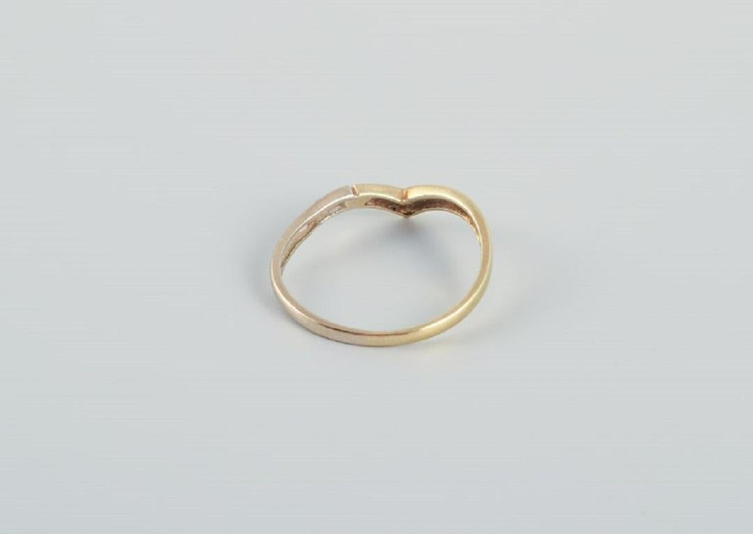 Scandinavian Goldsmith, Modernist Gold Ring Adorned with Brilliant In Good Condition For Sale In bronshoj, DK
