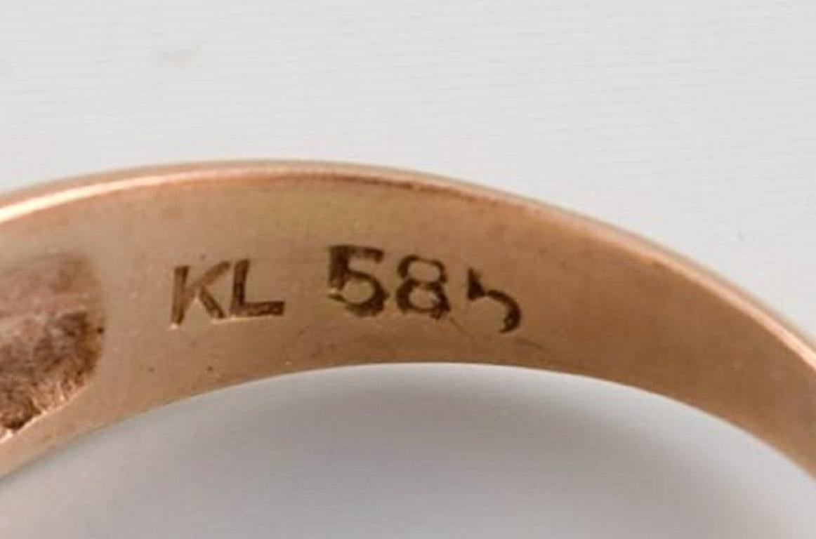 Scandinavian Goldsmith, Modernist Ring in 14 Carat Gold, Mid-20th Century In Excellent Condition For Sale In bronshoj, DK