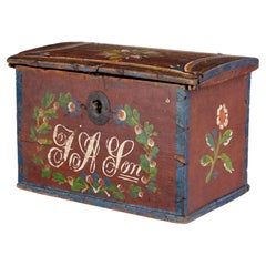 Caja de pino de arte popular escandinavo pintada a mano